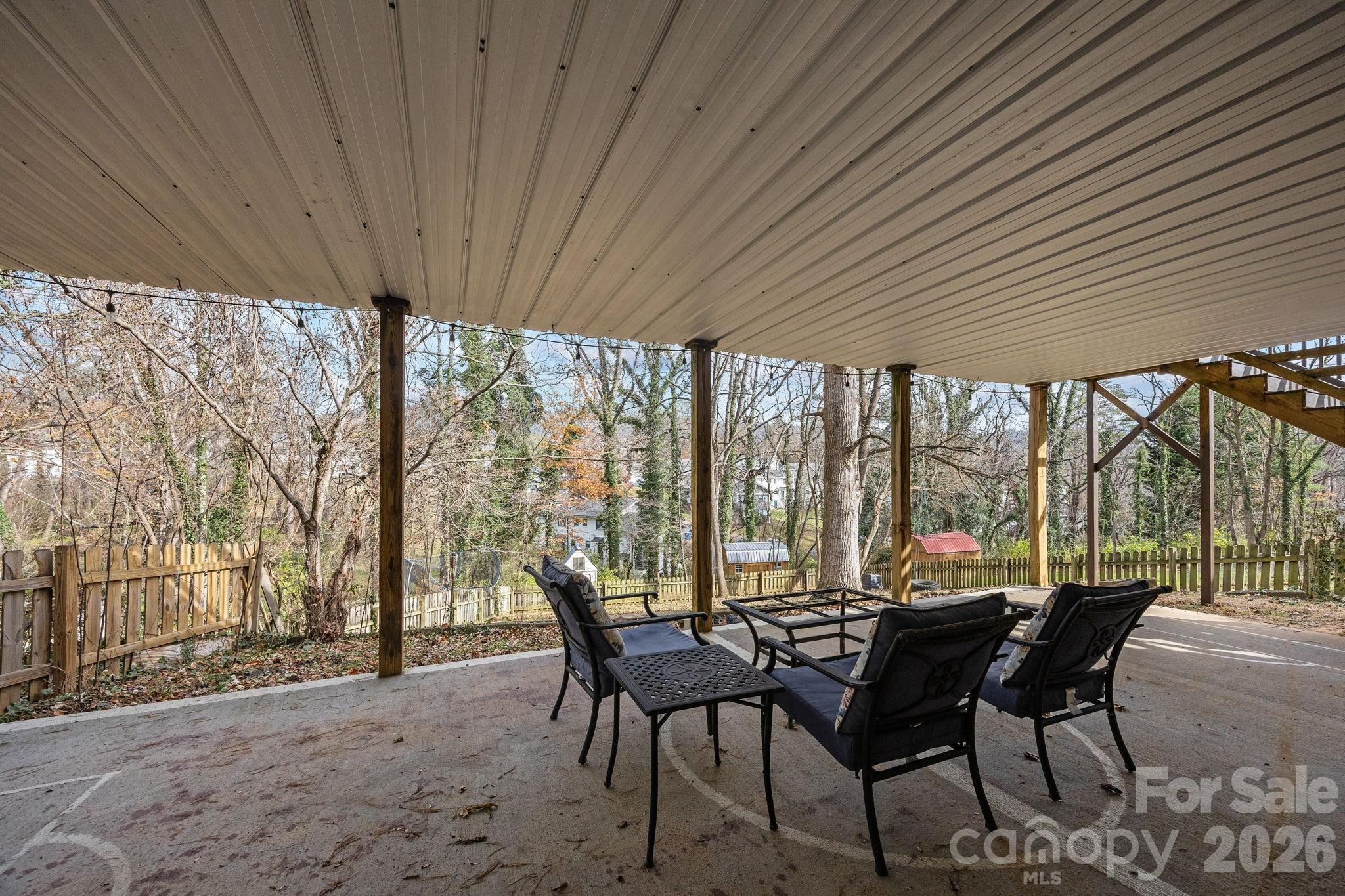main property photo 40