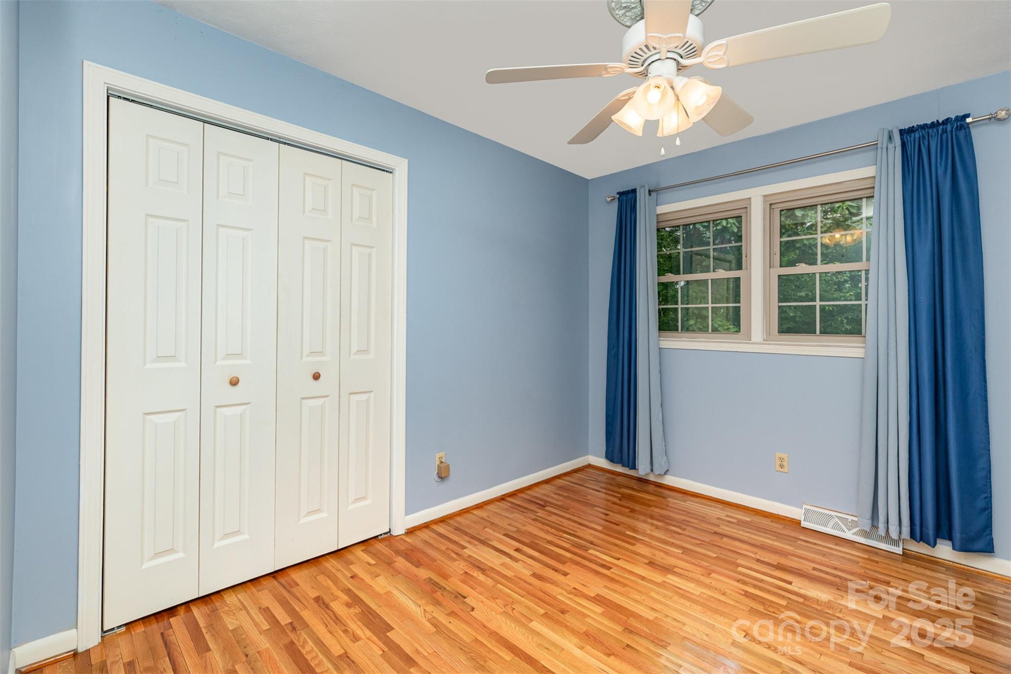 property viewer photo 11