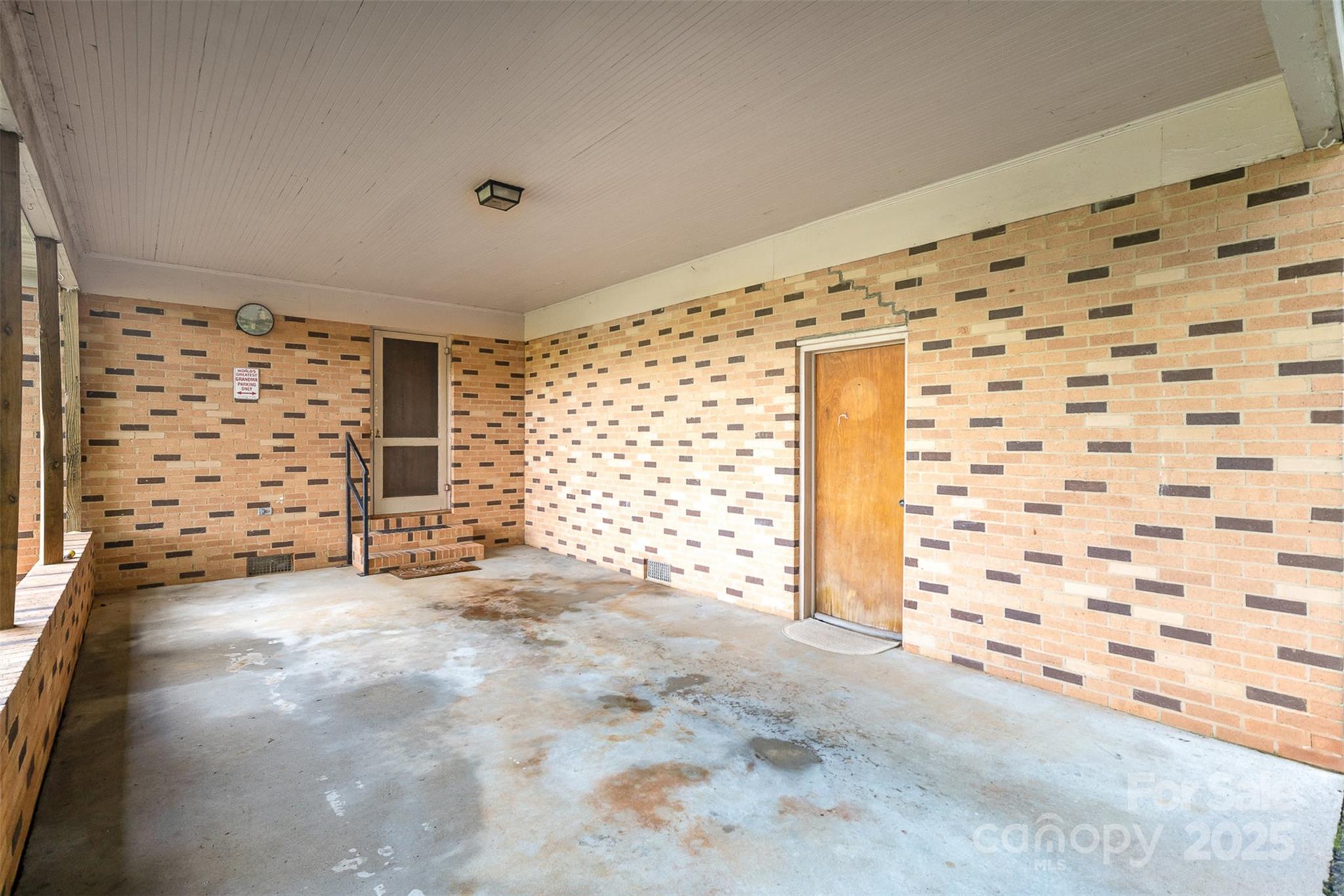 property viewer photo 18
