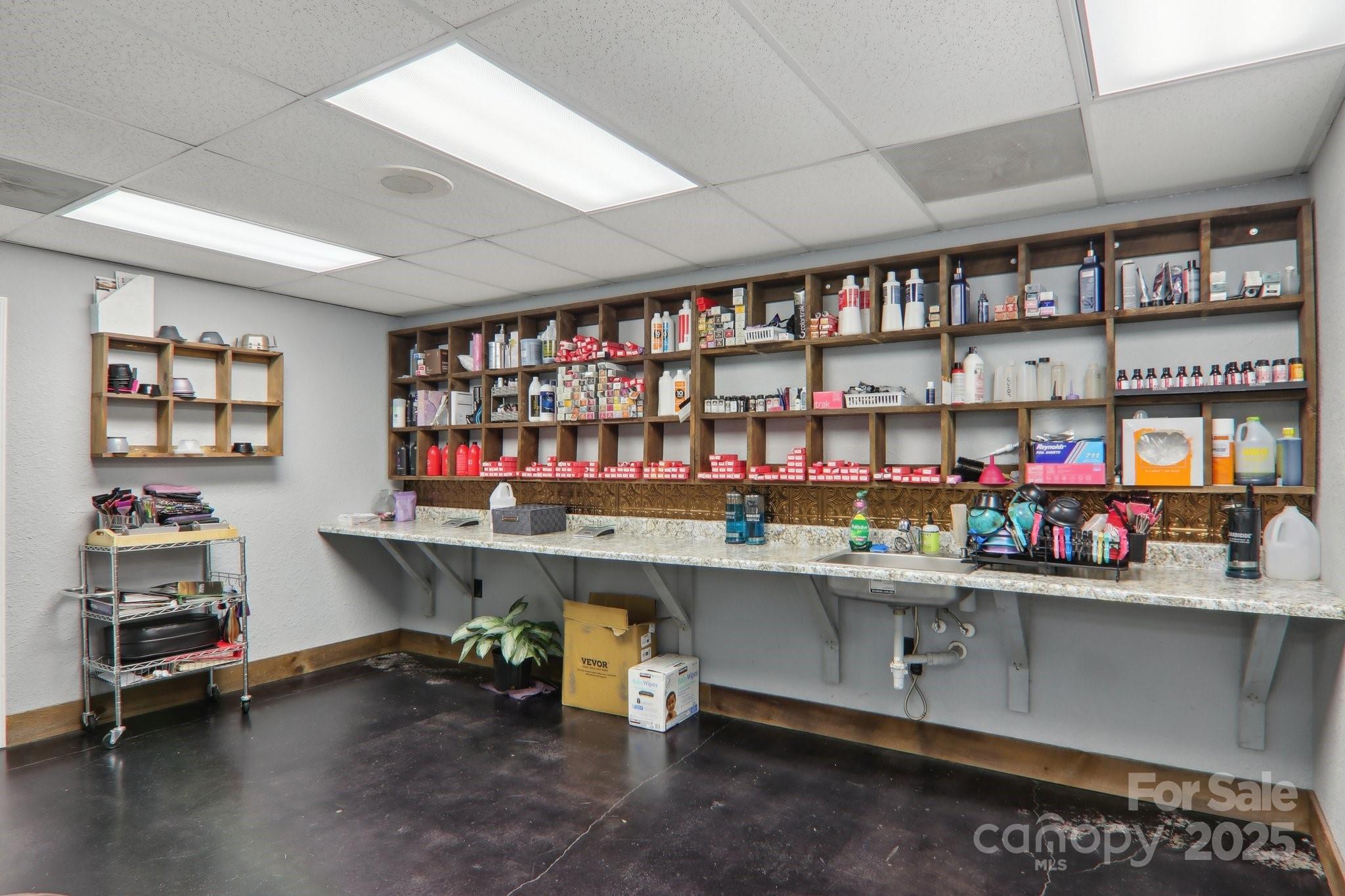 main property photo 20
