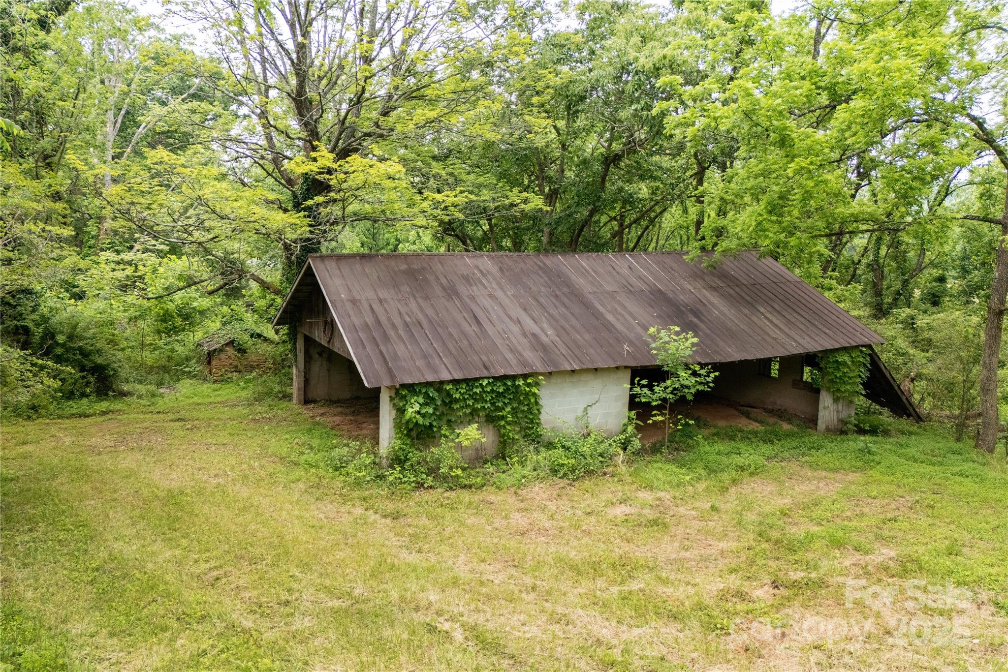 main property photo 5