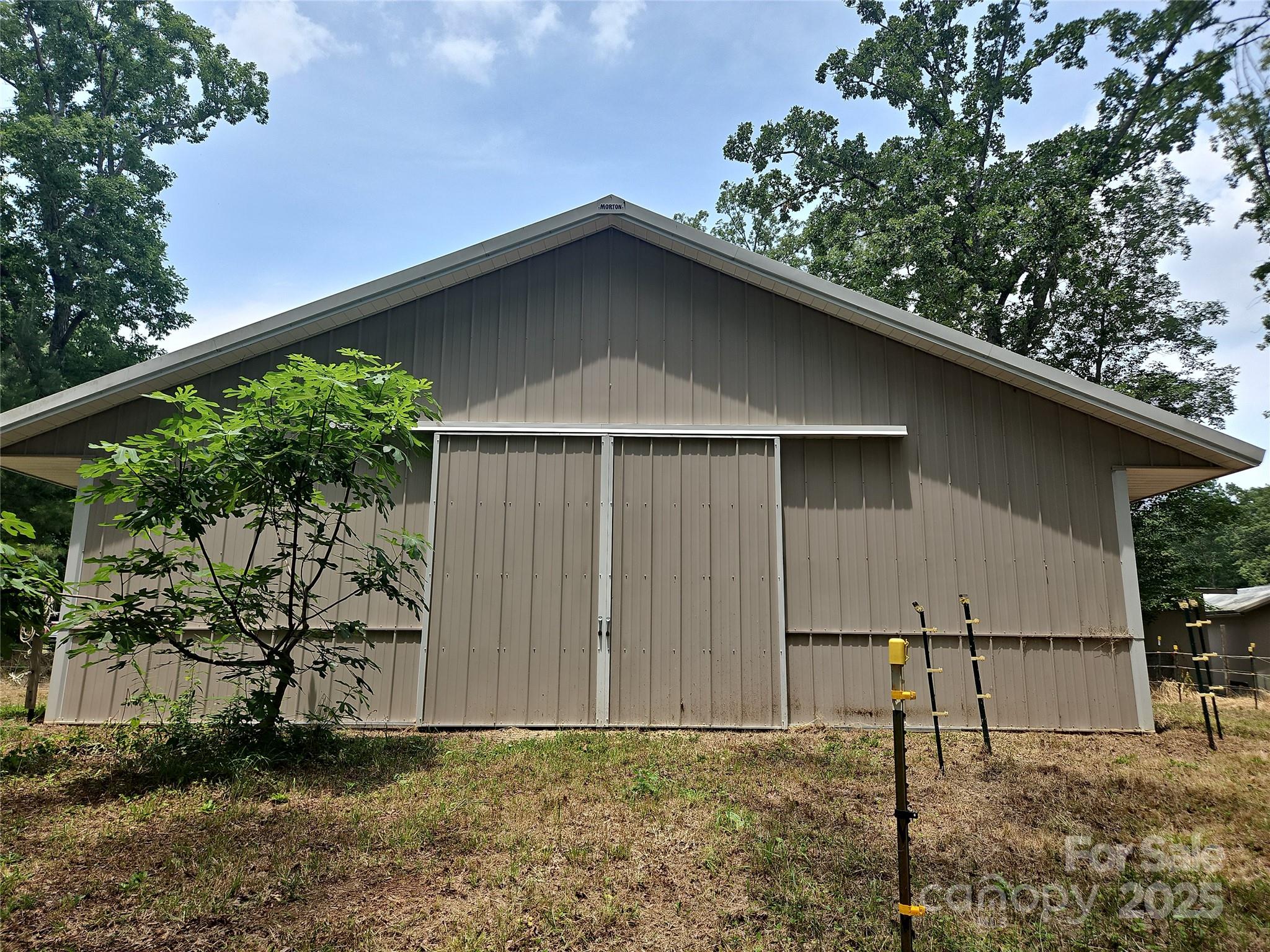 main property photo 28