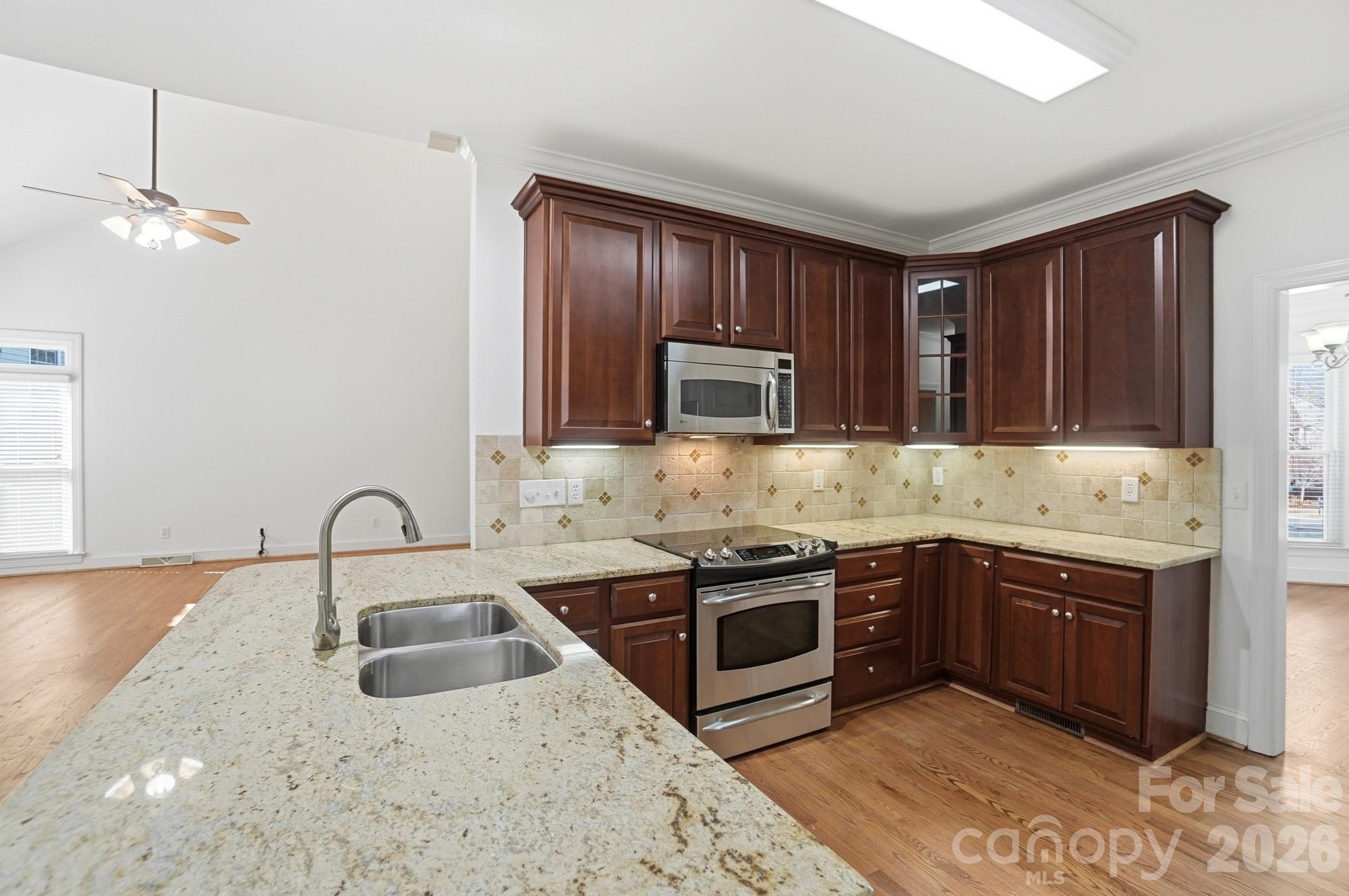property viewer photo 10