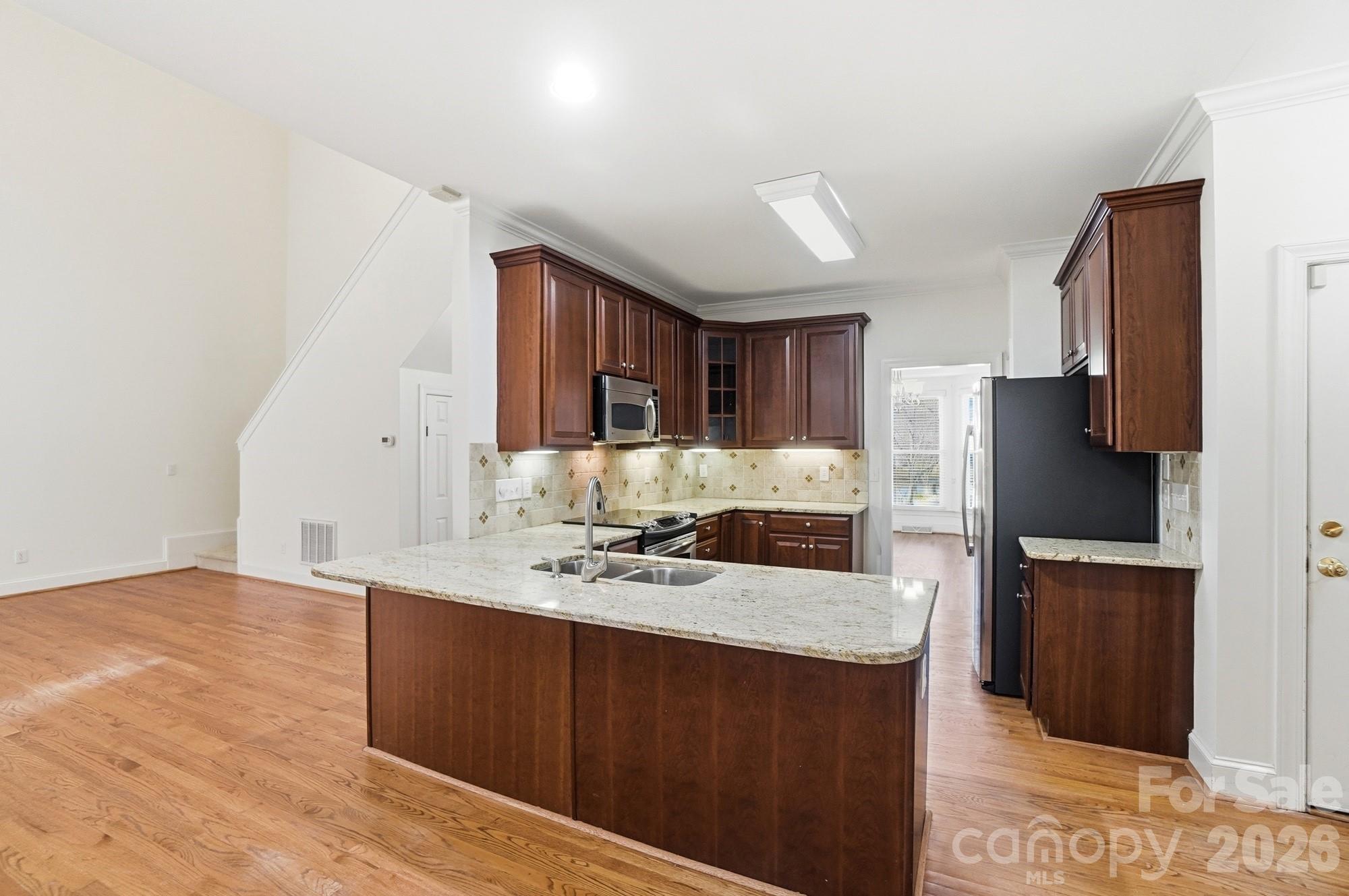 property viewer photo 11
