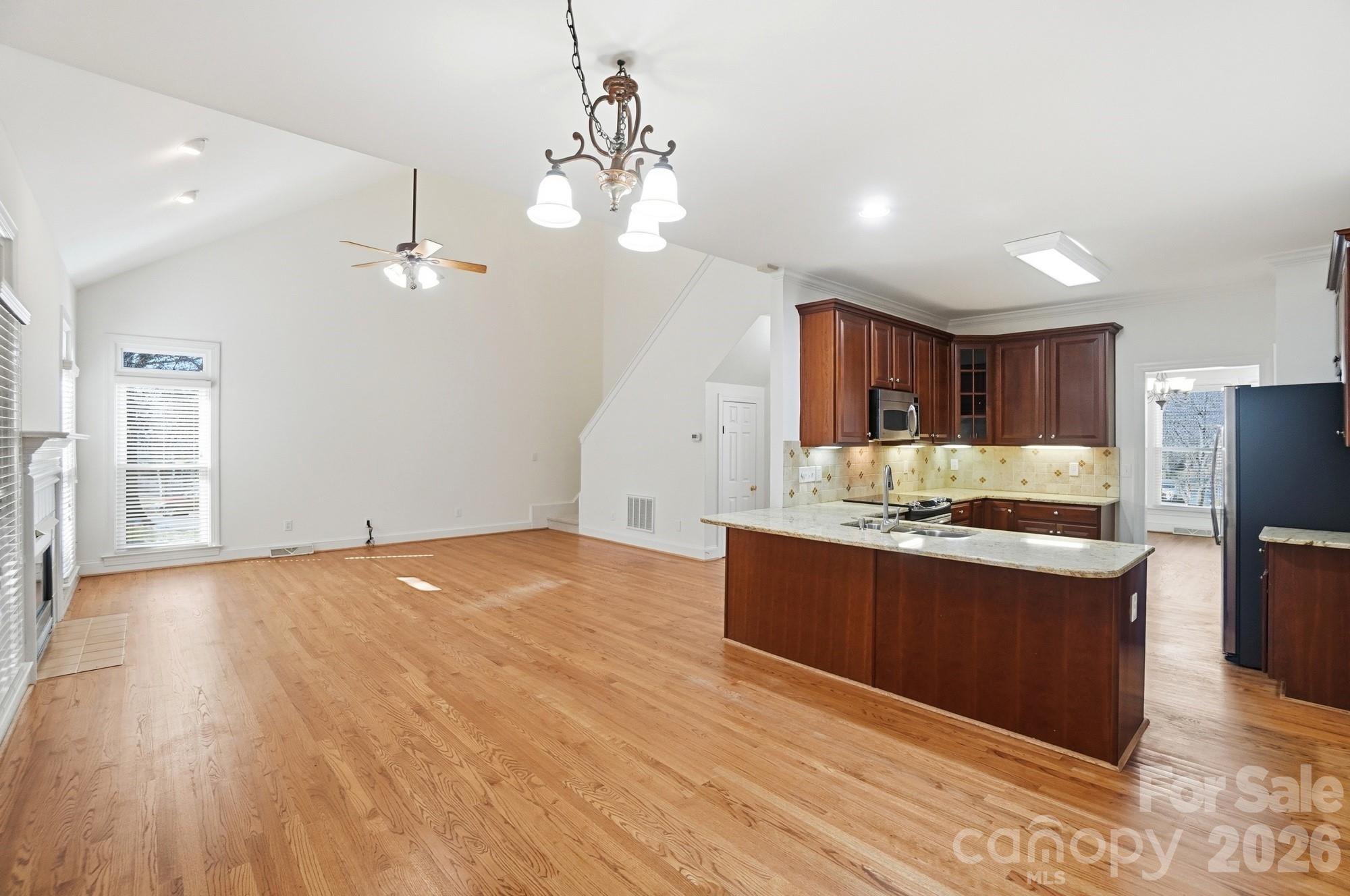 property viewer photo 14