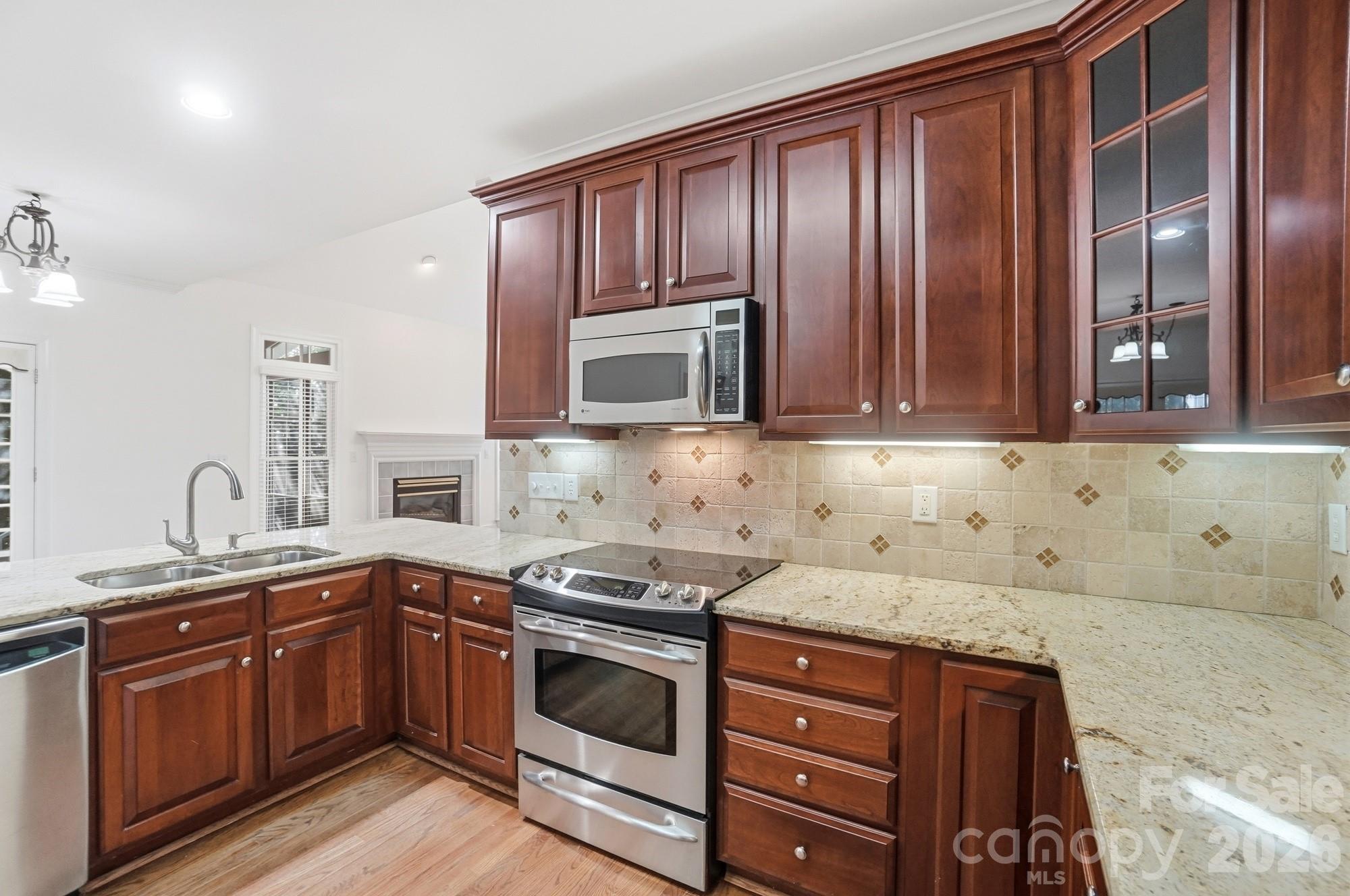 property viewer photo 15