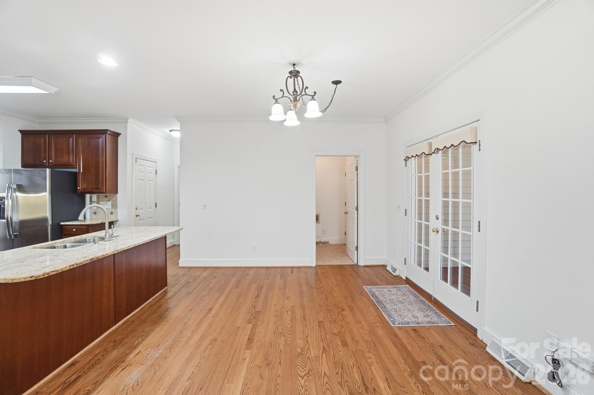 property viewer photo 16