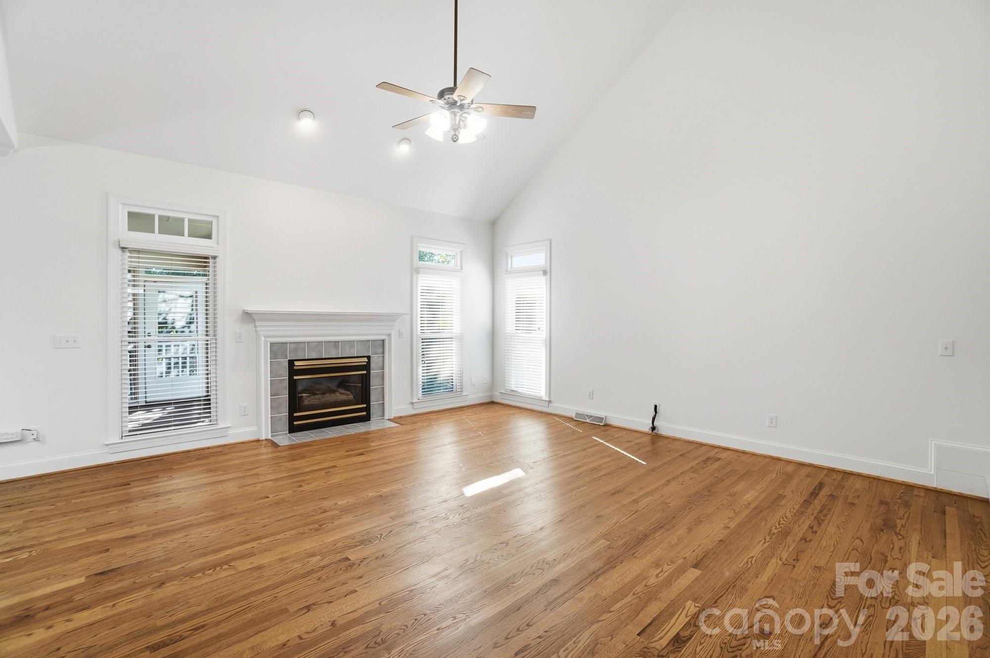 property viewer photo 18