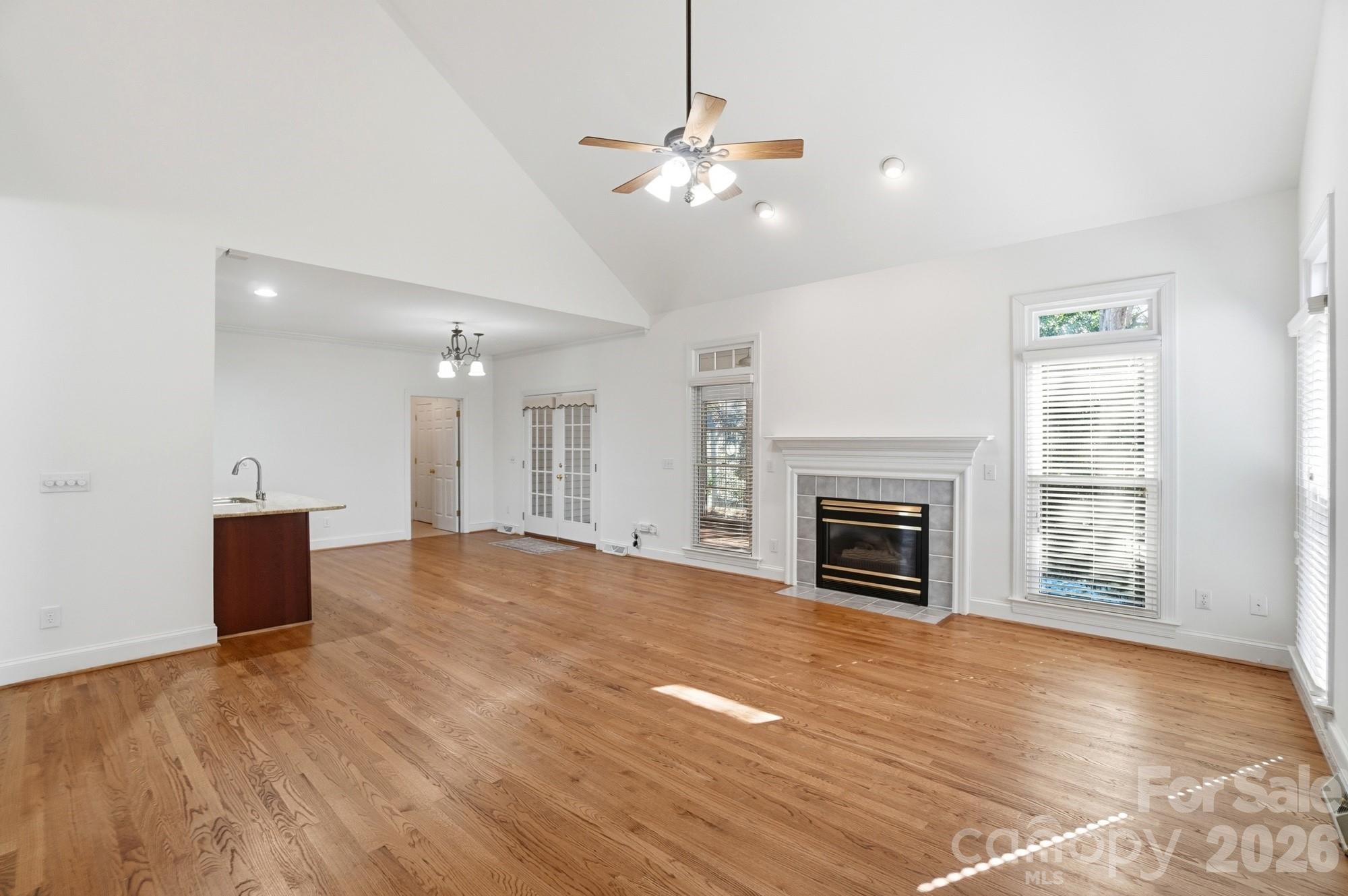 property viewer photo 20