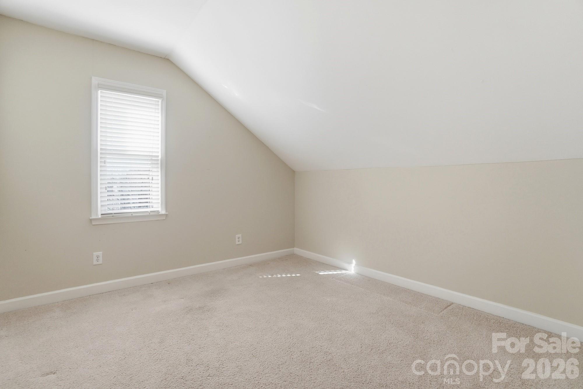 property viewer photo 30