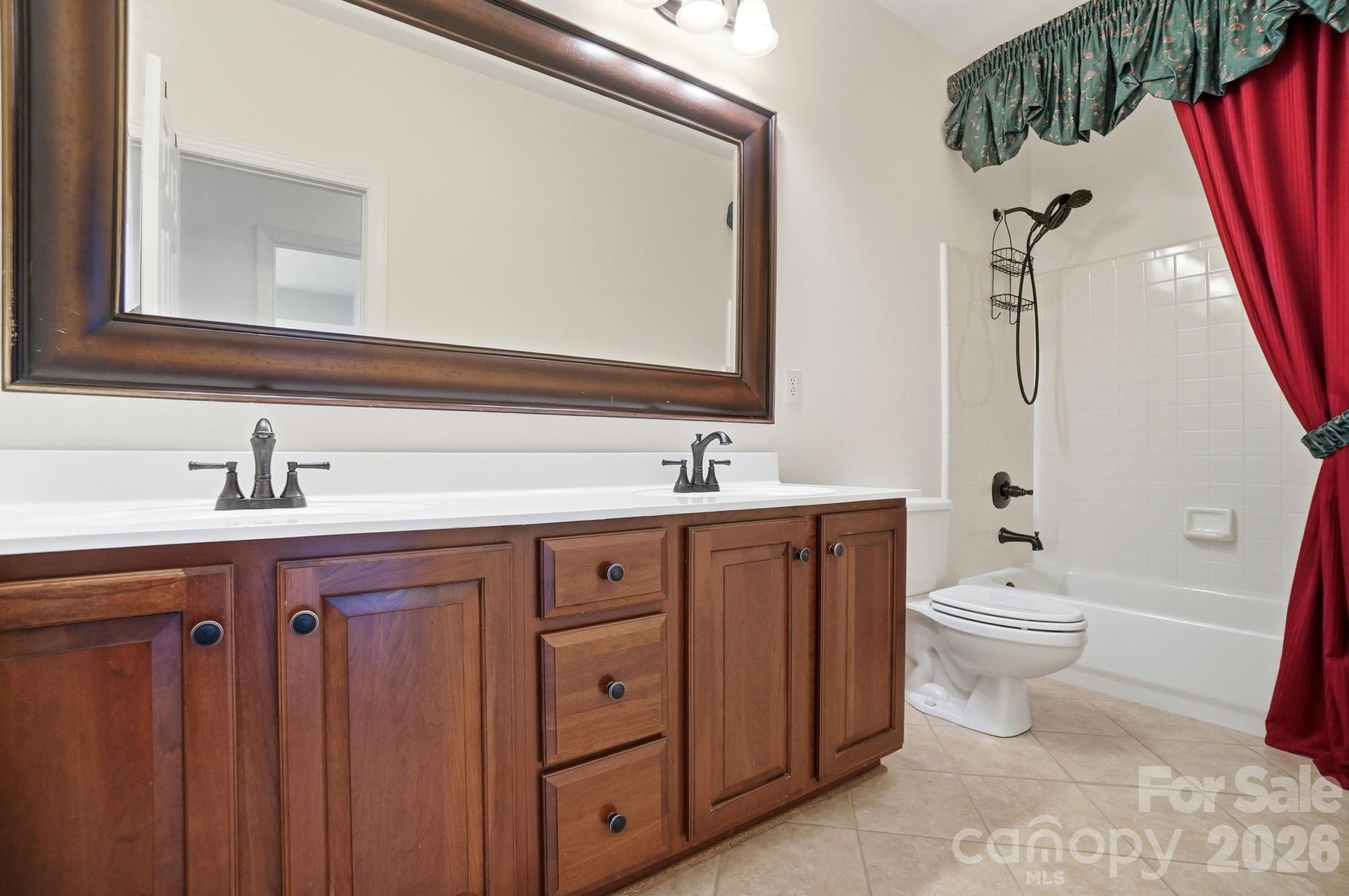 property viewer photo 36
