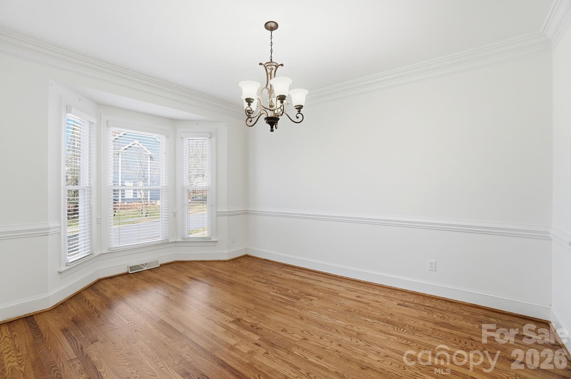 property viewer photo 4