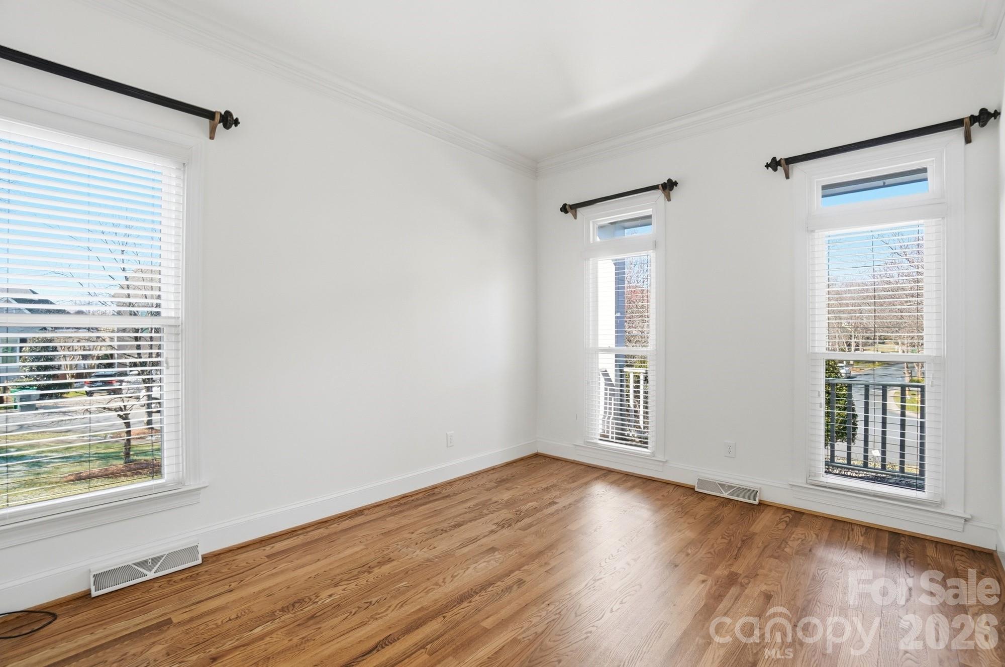 property viewer photo 7