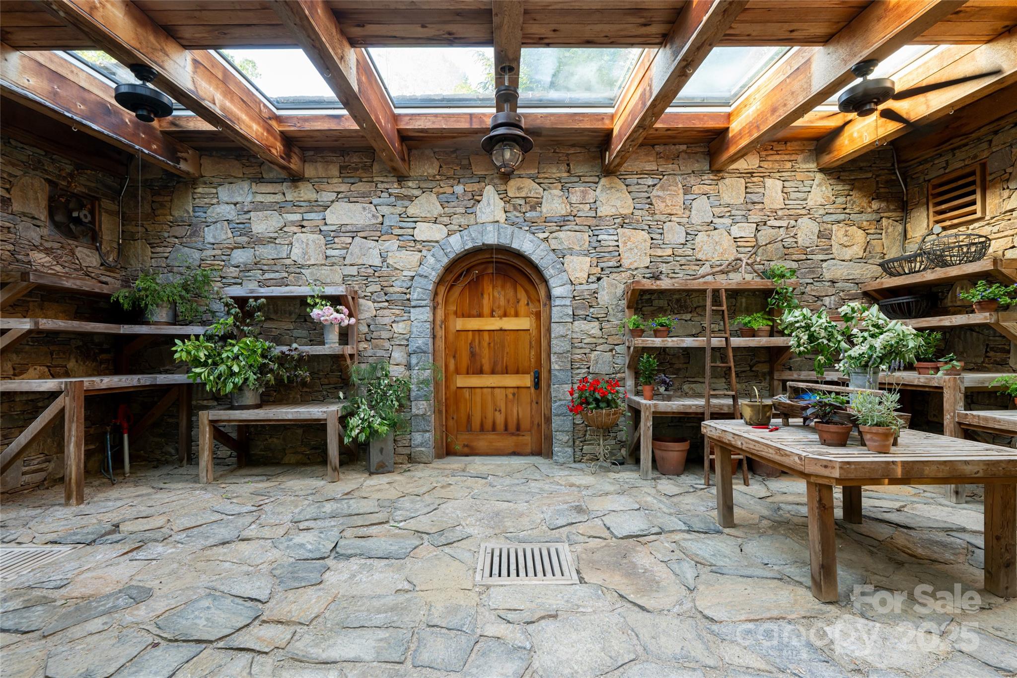 main property photo 45