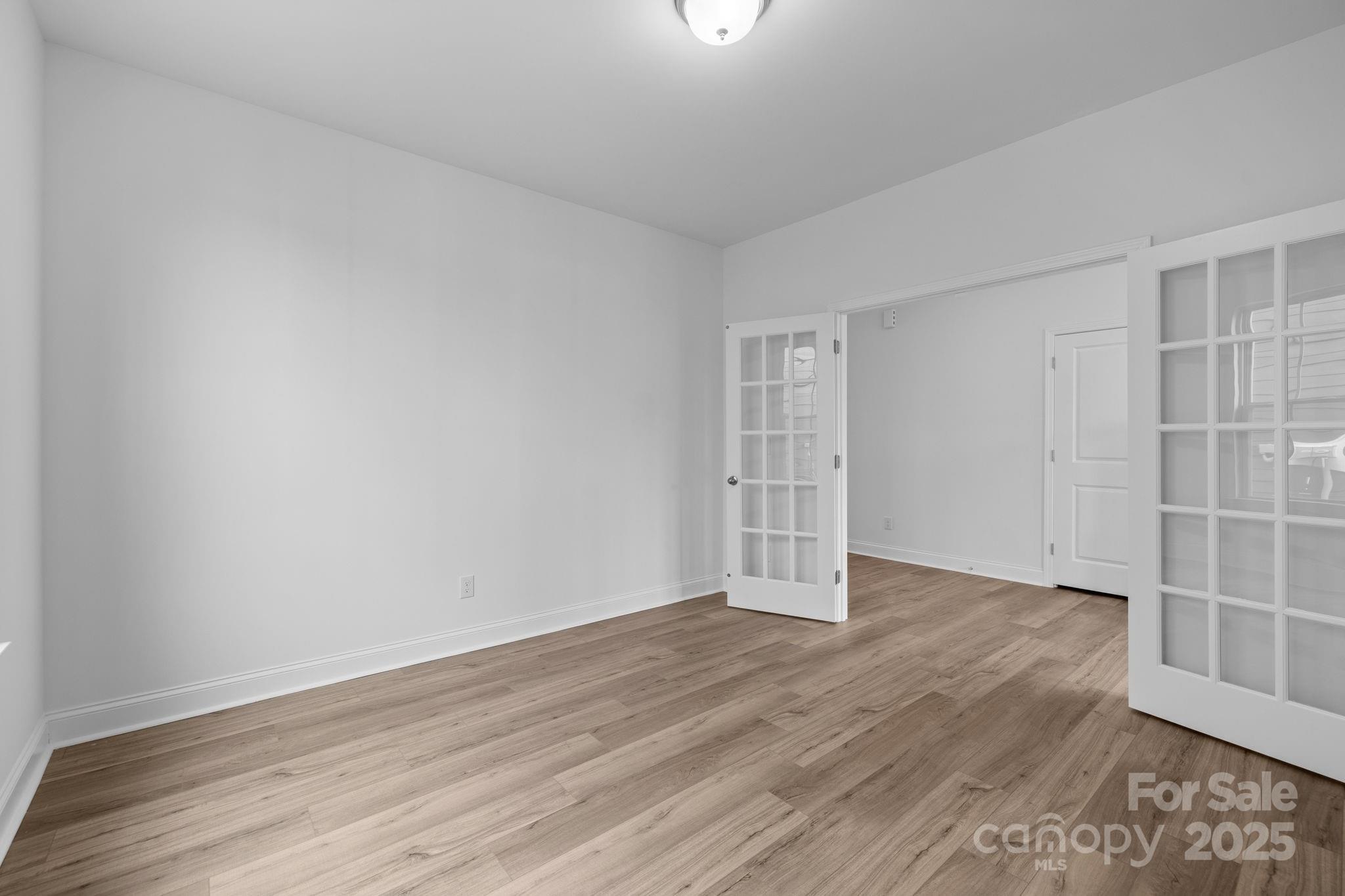 property viewer photo 10