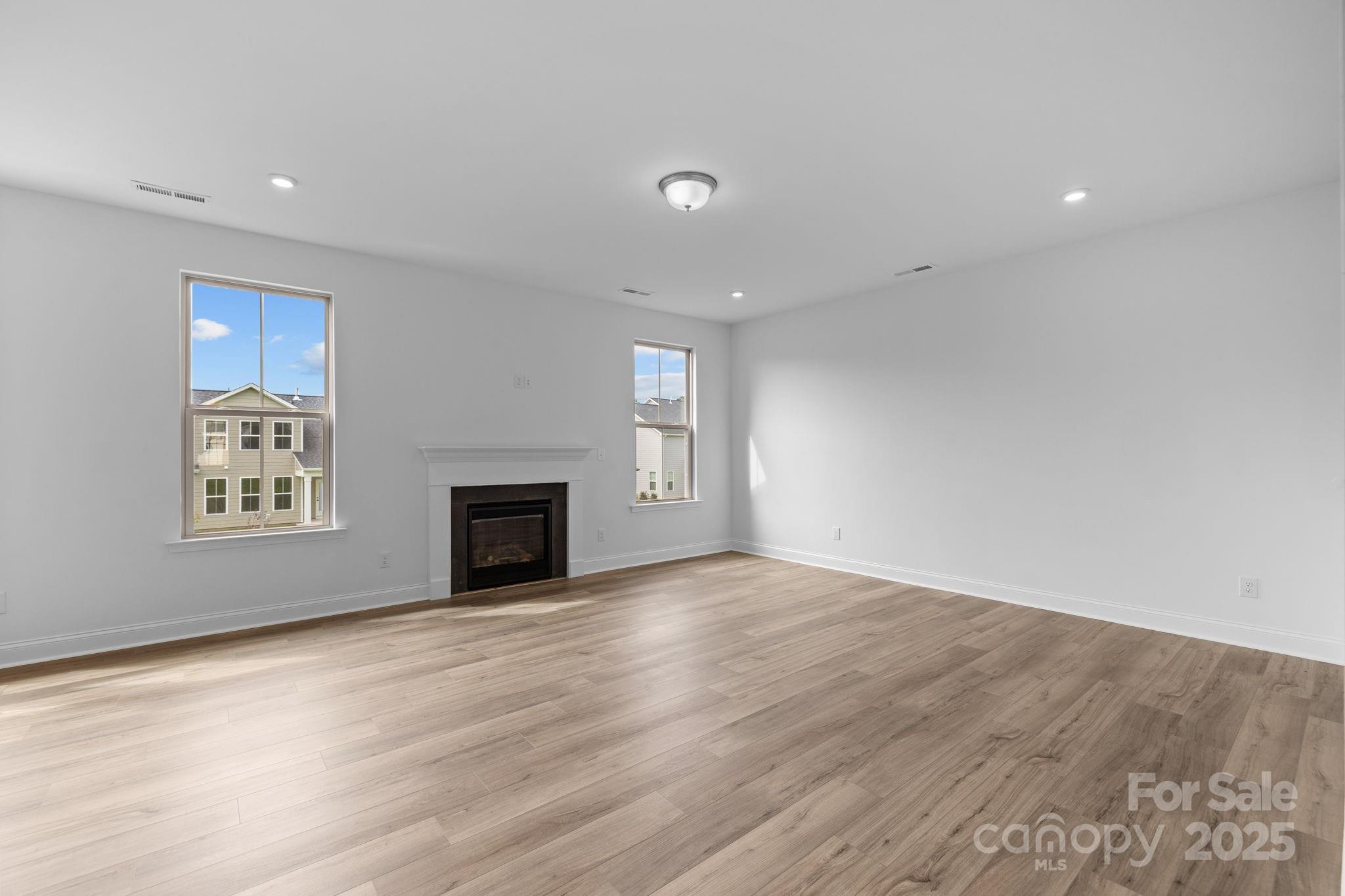 property viewer photo 11