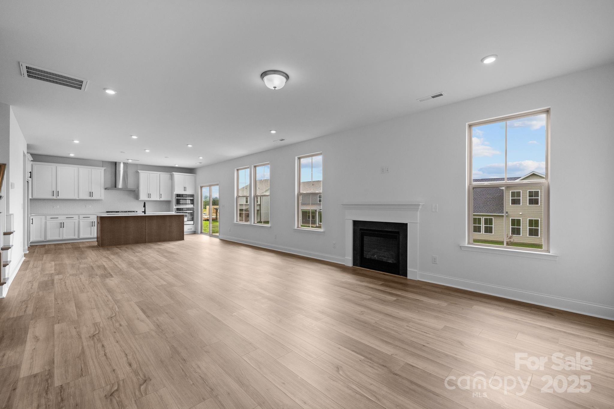 property viewer photo 12