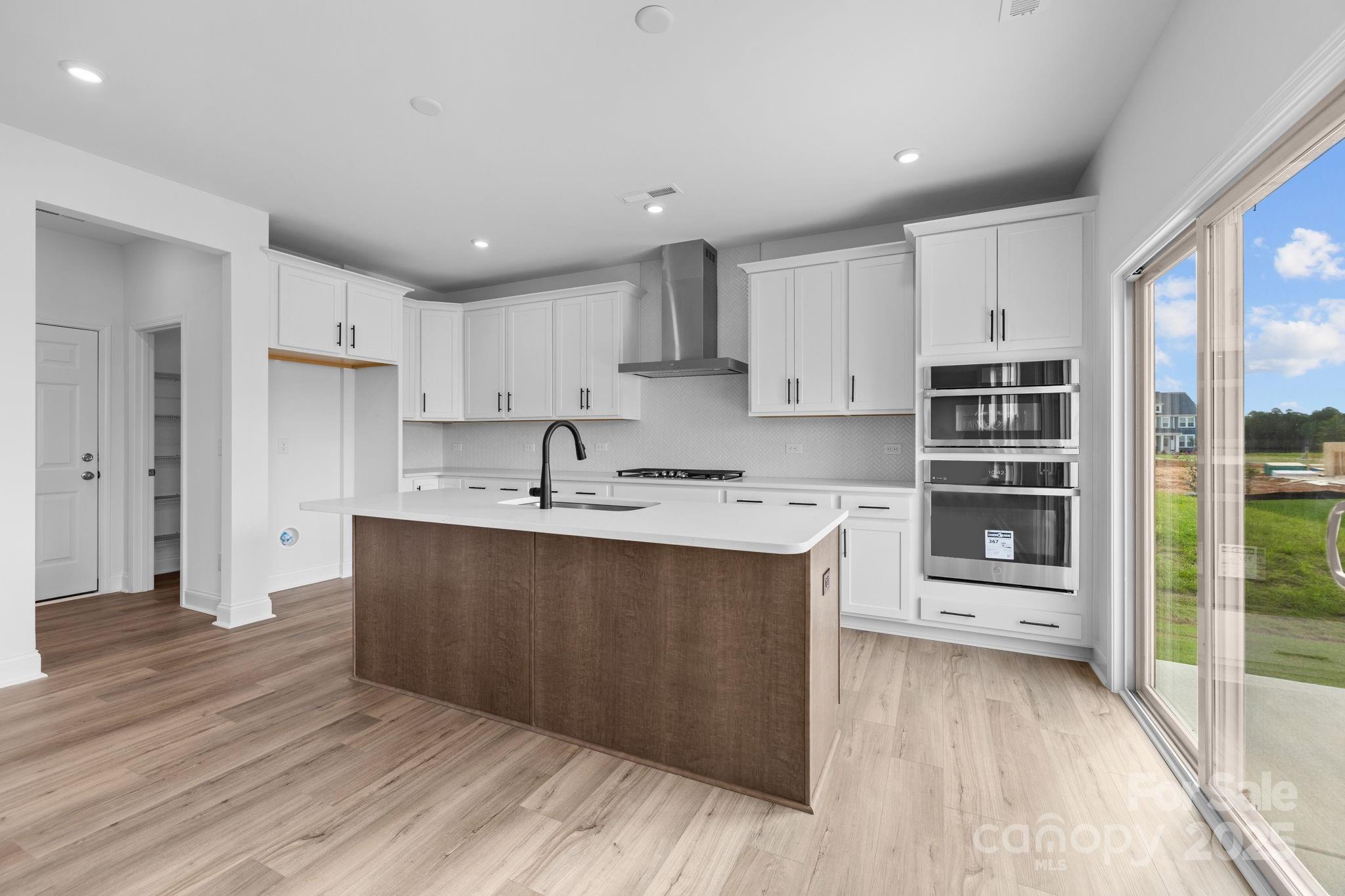 property viewer photo 16
