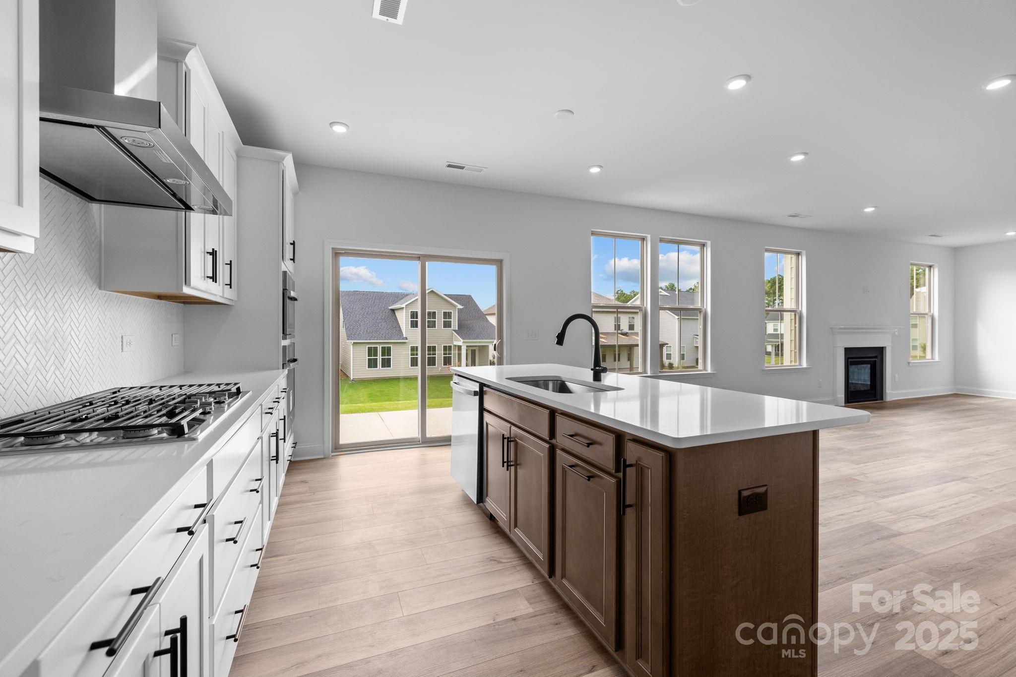property viewer photo 18