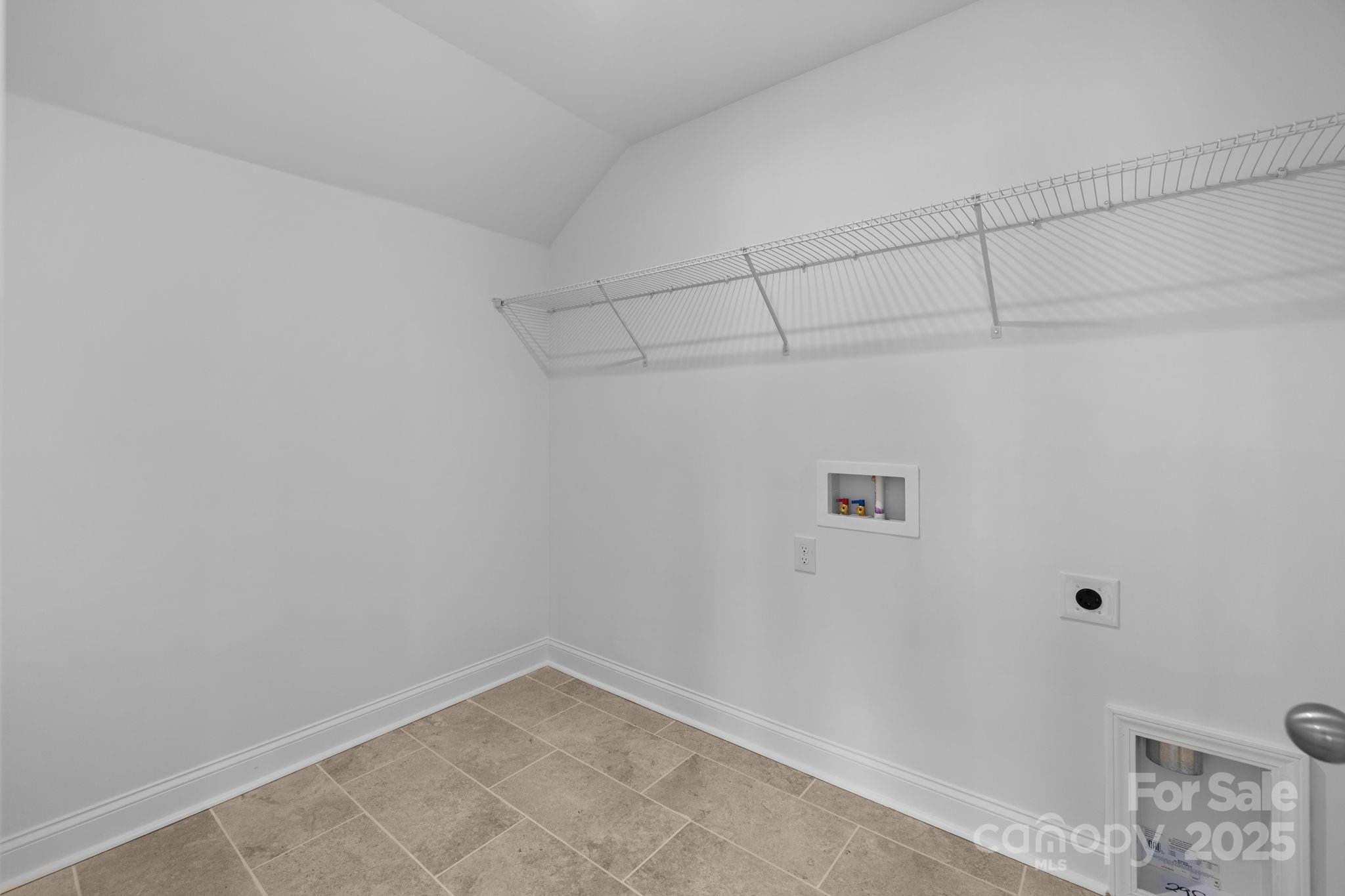 property viewer photo 24