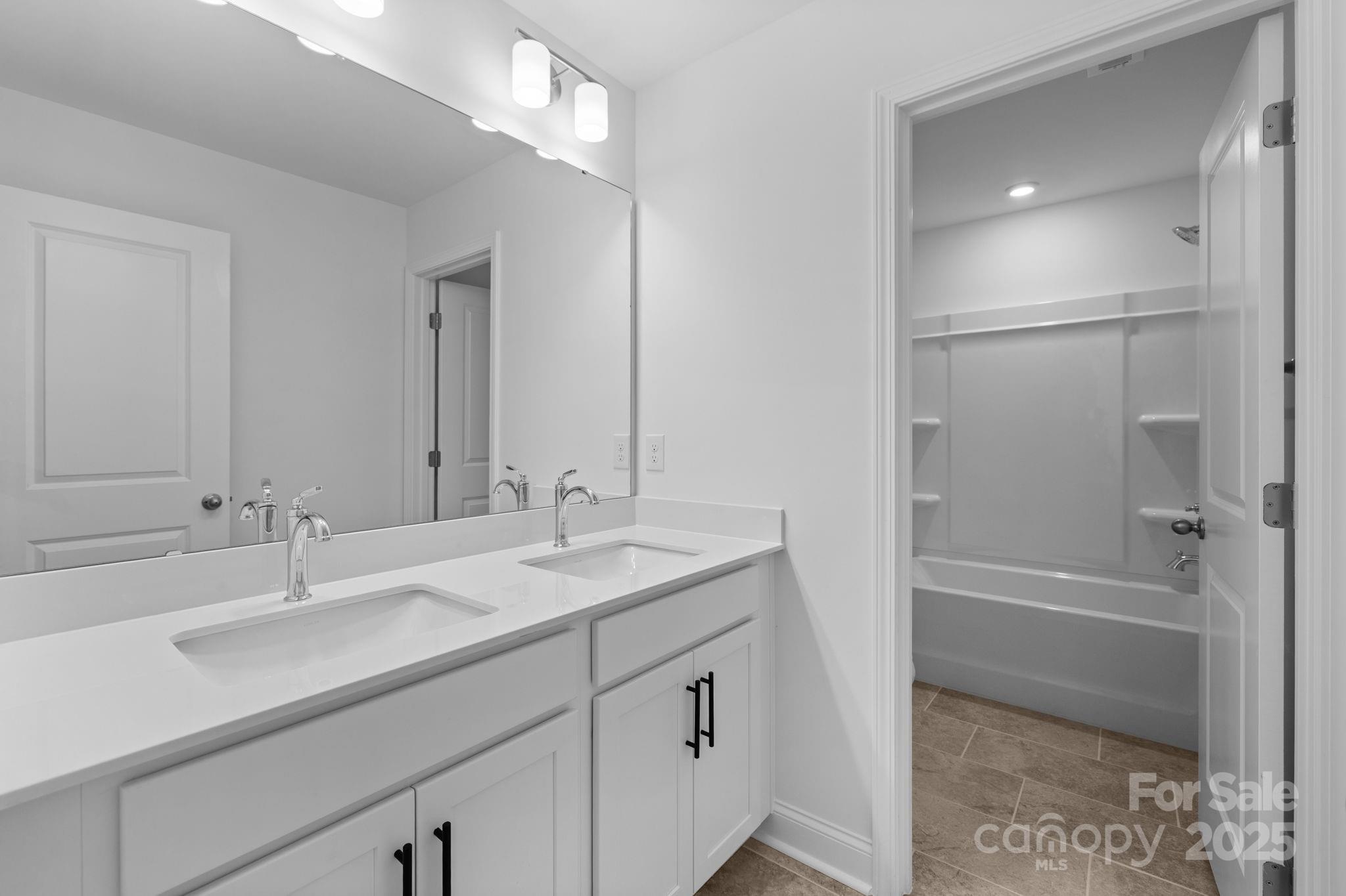property viewer photo 25
