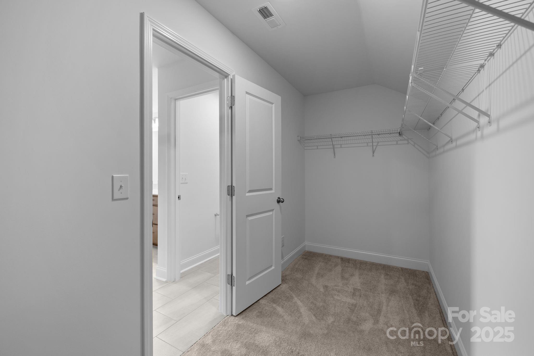 property viewer photo 35