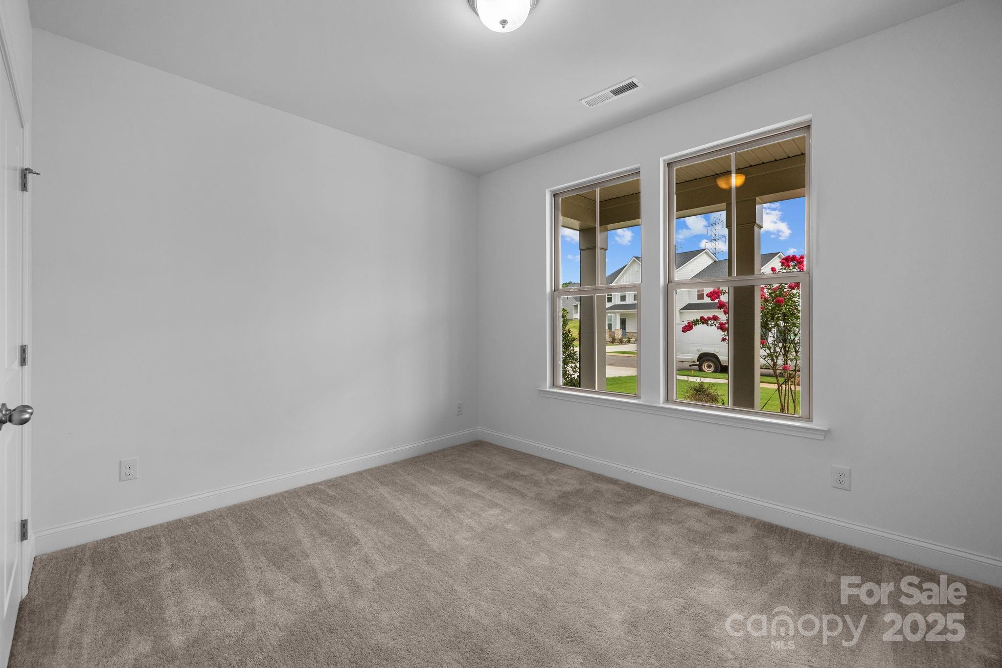 property viewer photo 6