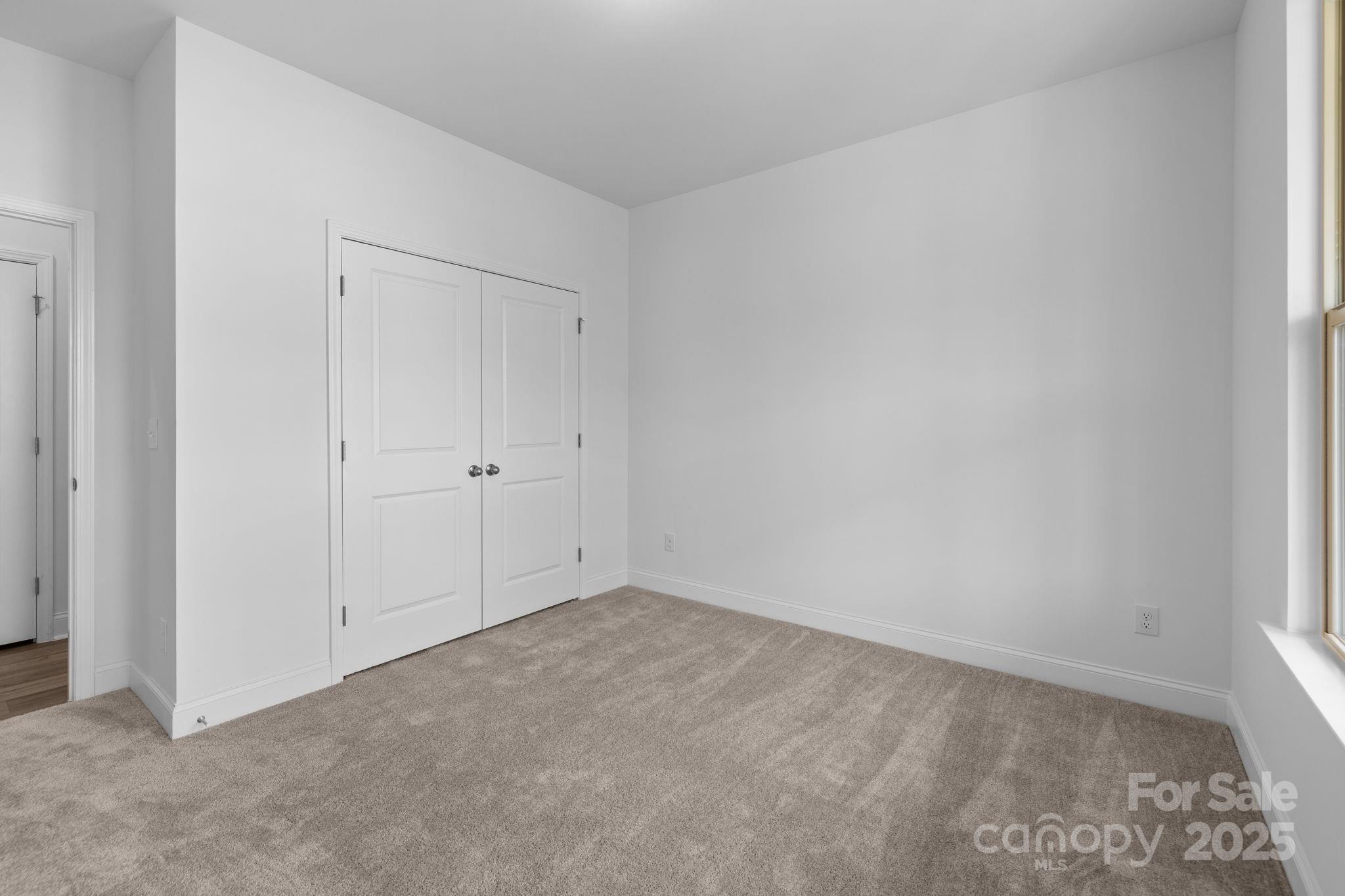 property viewer photo 7