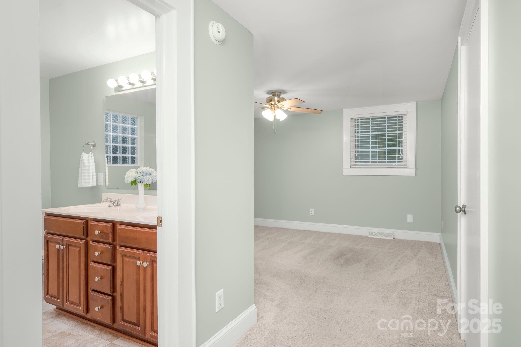 property viewer photo 14