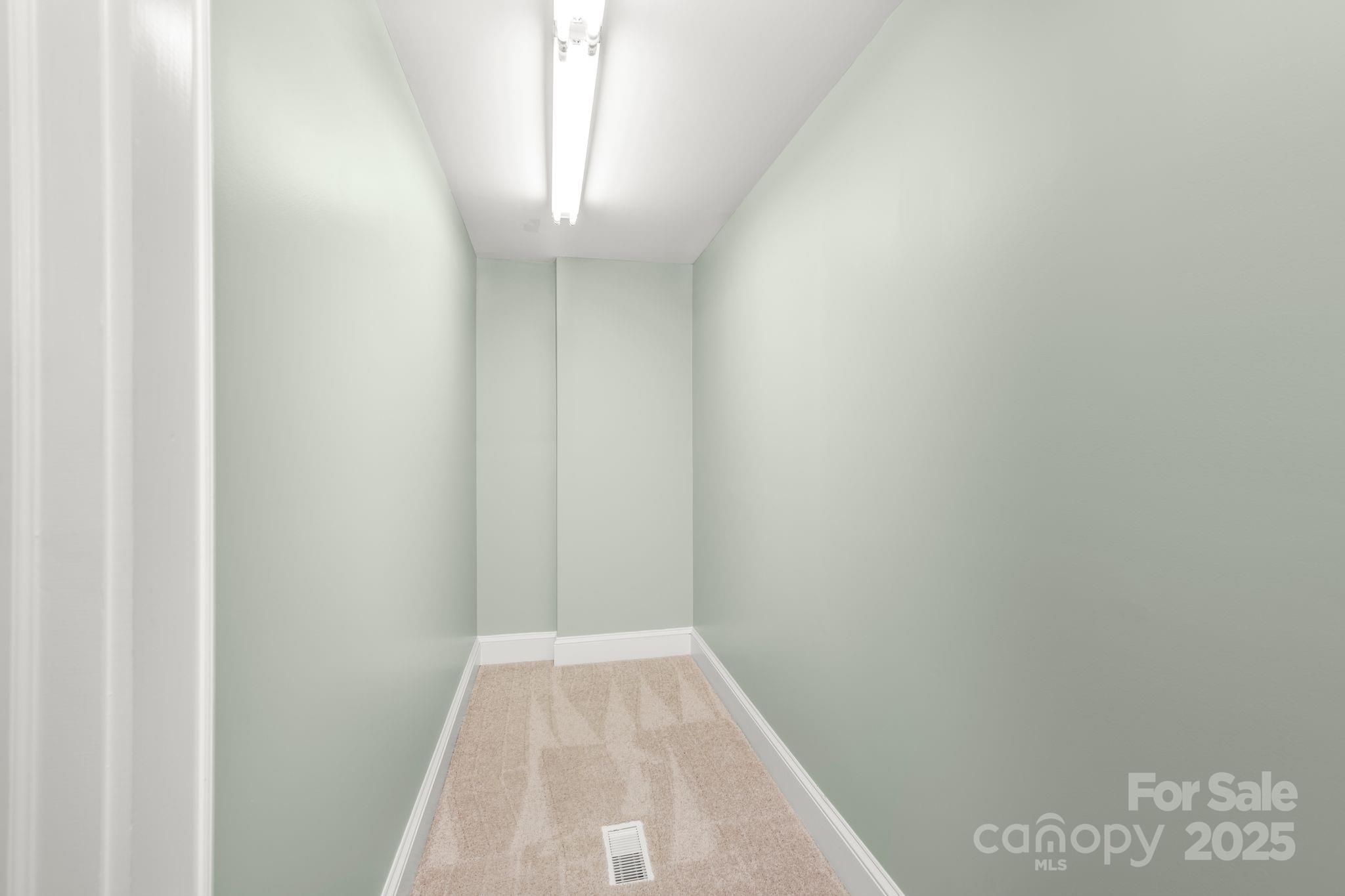 property viewer photo 16