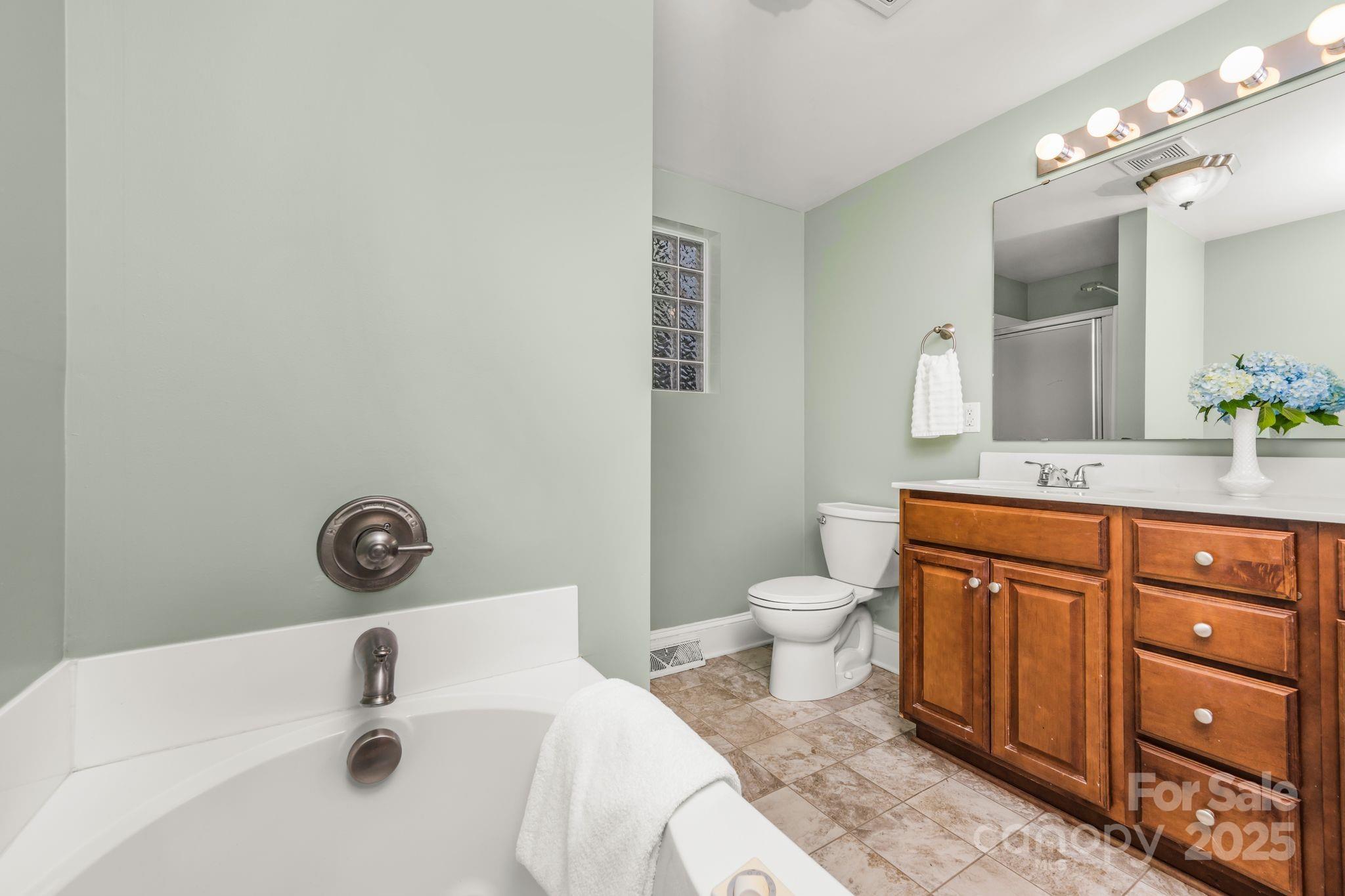 property viewer photo 17