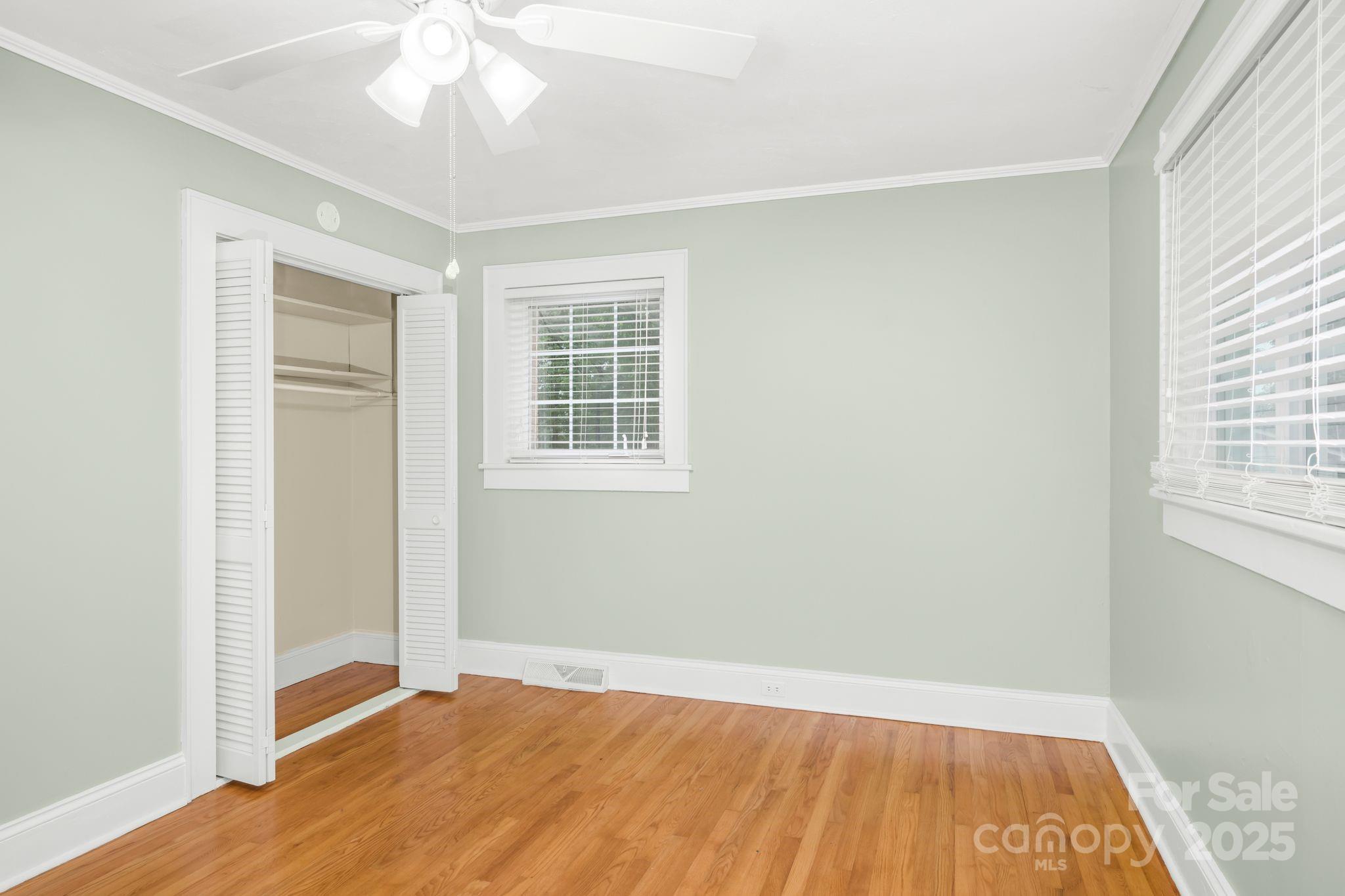 property viewer photo 18