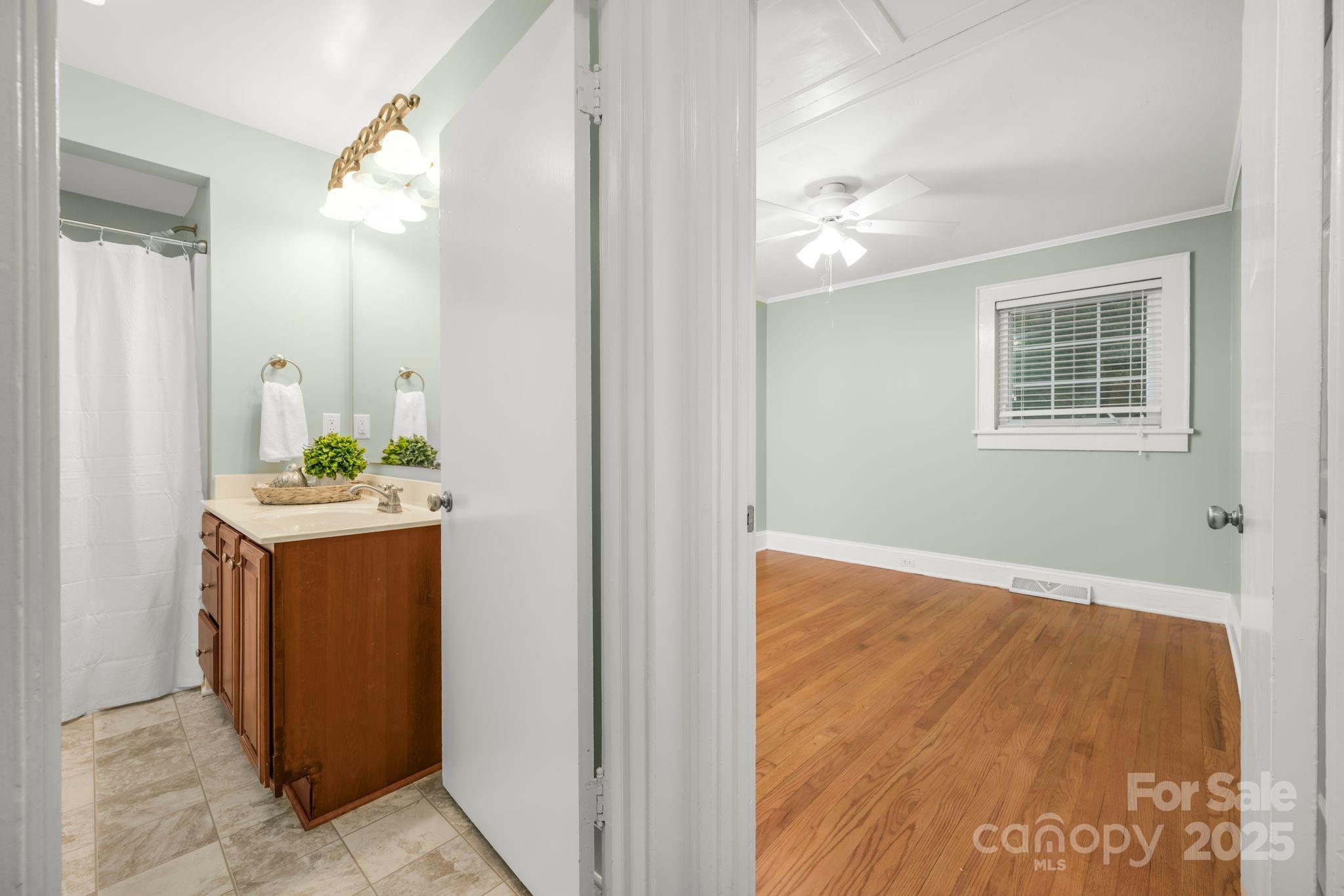 property viewer photo 21