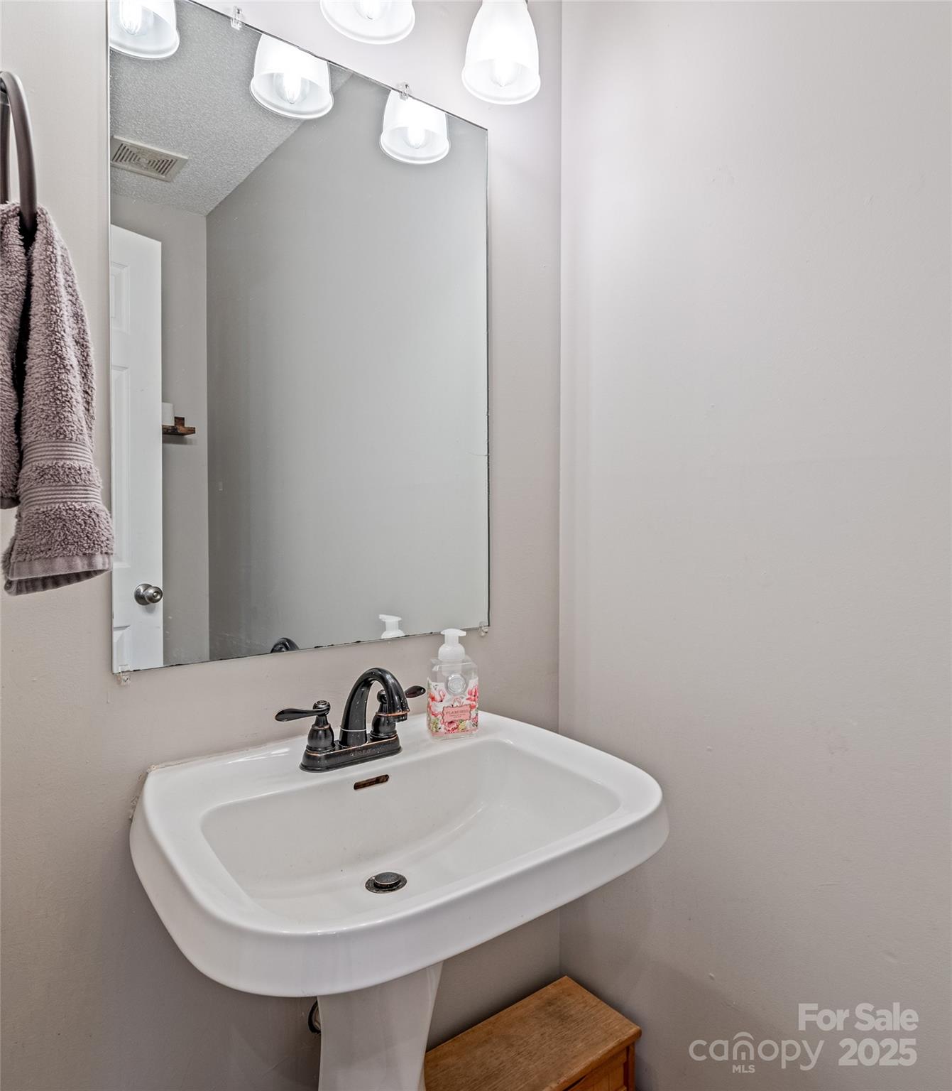 property viewer photo 16