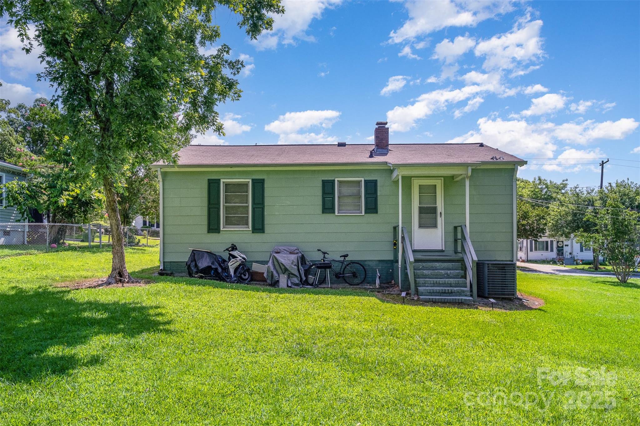 main property photo 32