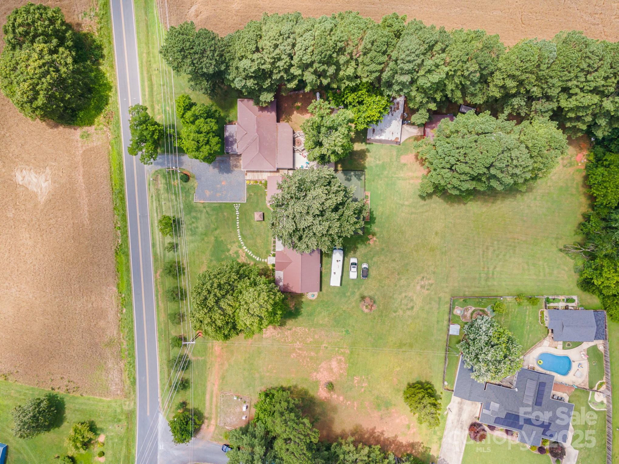 main property photo 41