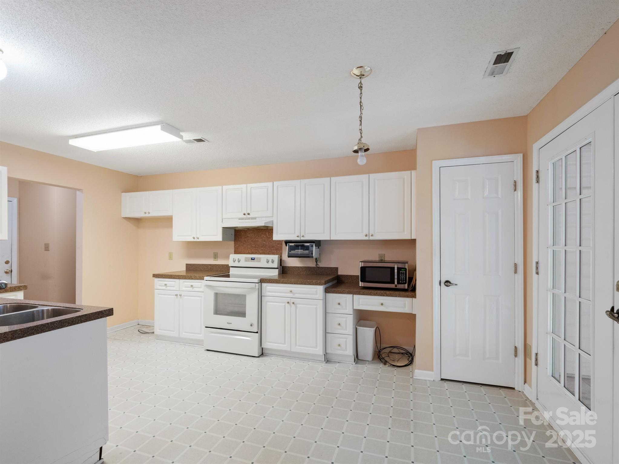 property viewer photo 10