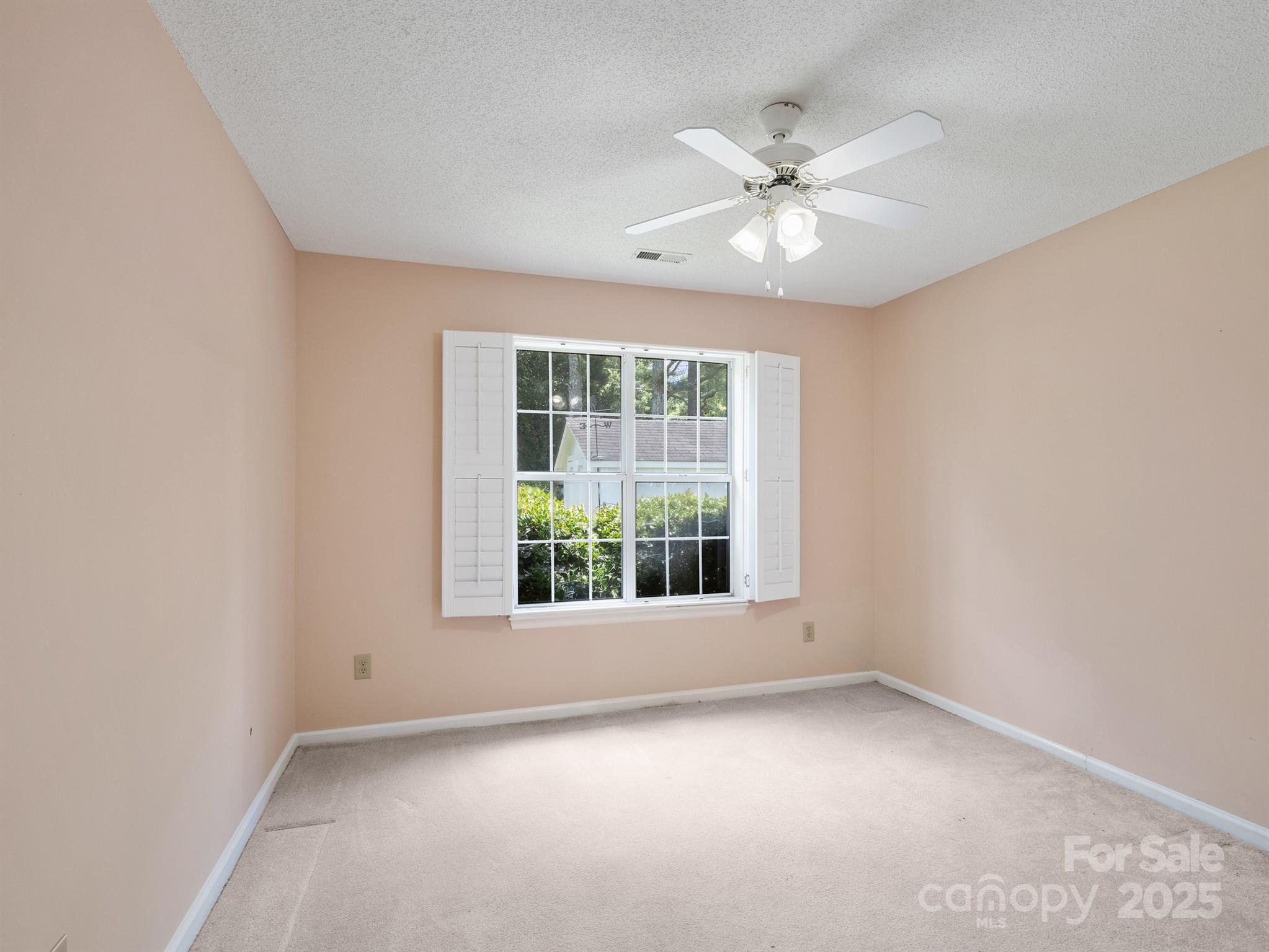 property viewer photo 18