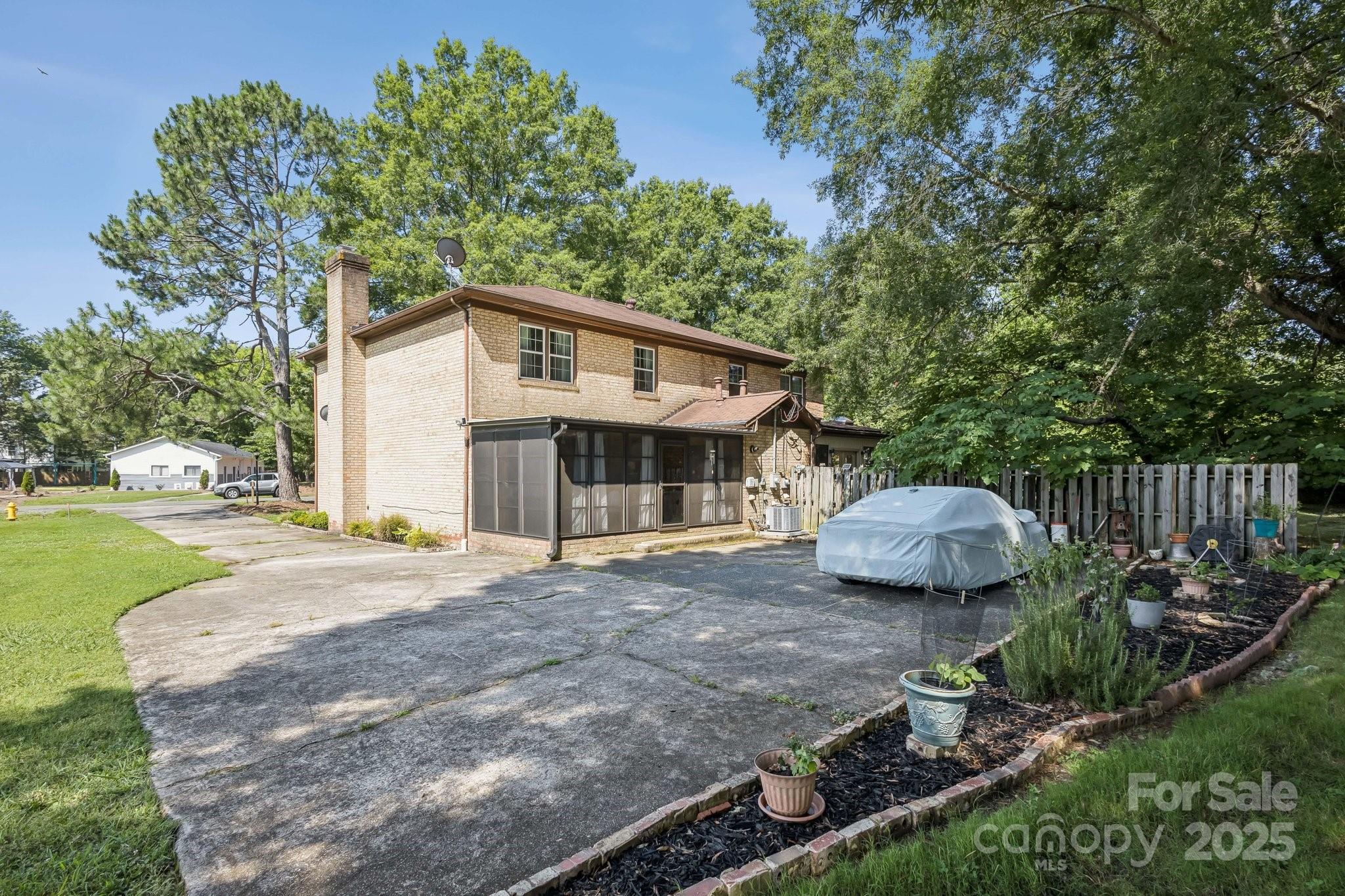 property viewer photo 28
