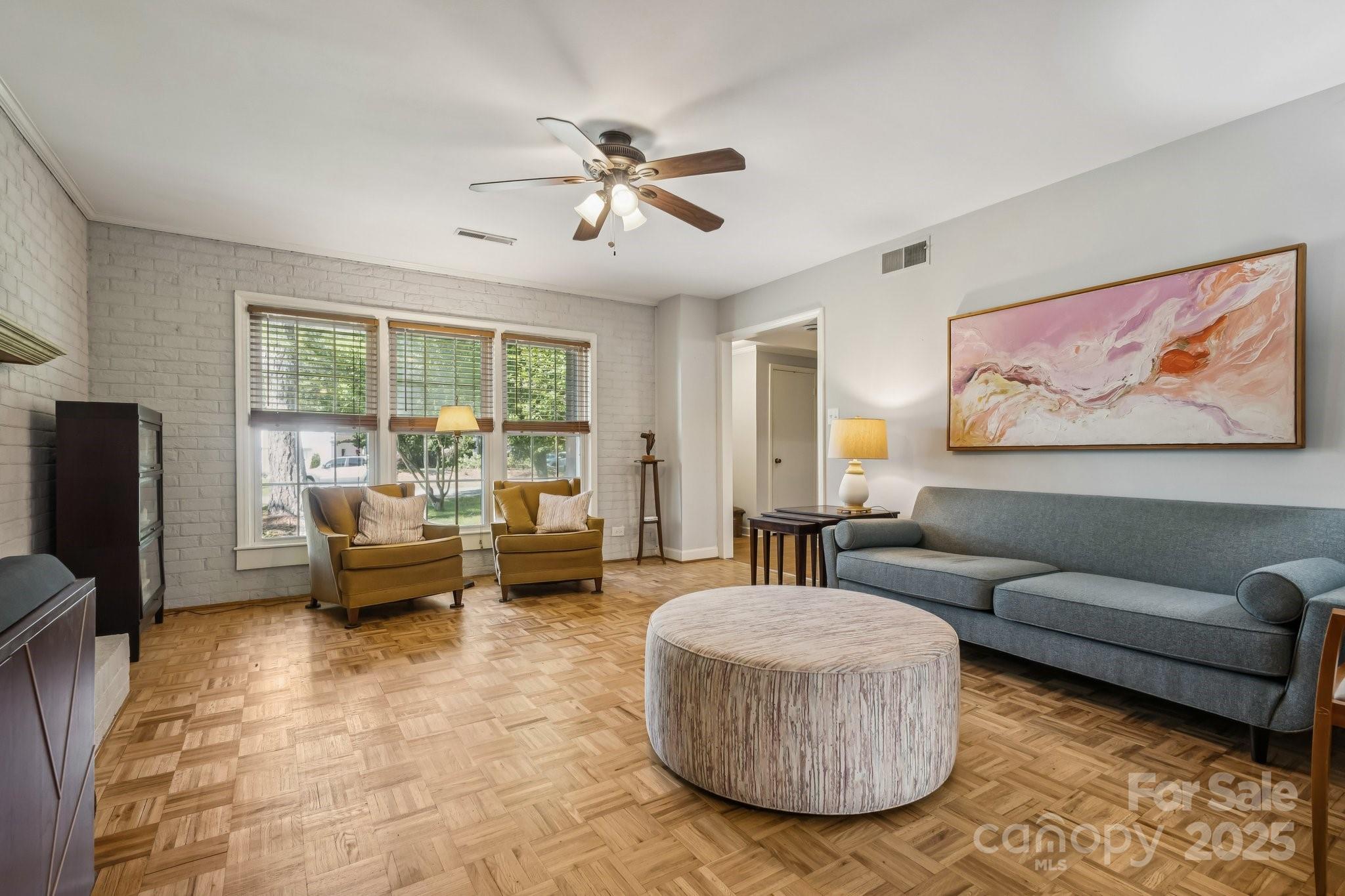 property viewer photo 6