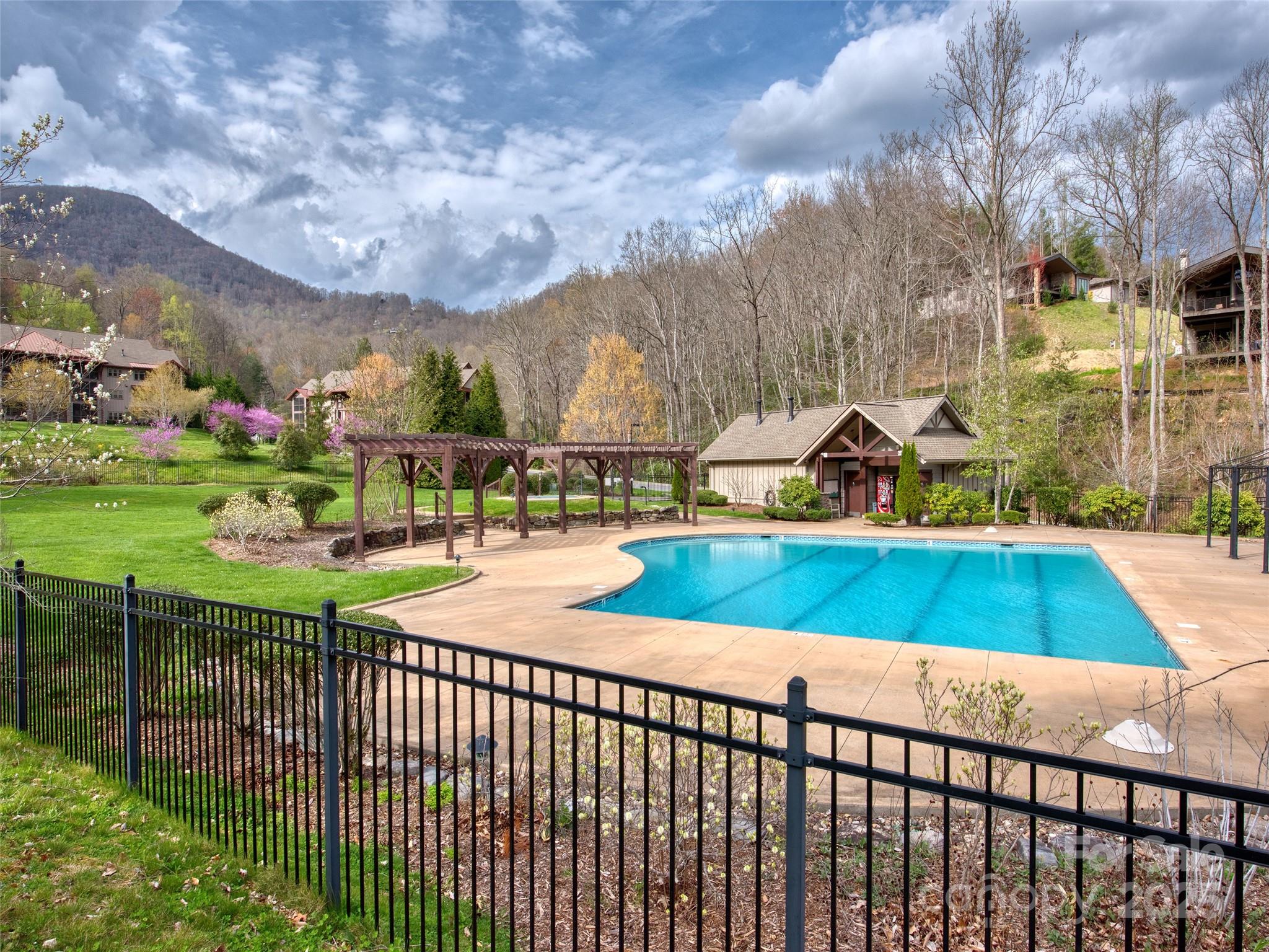 property viewer photo 7