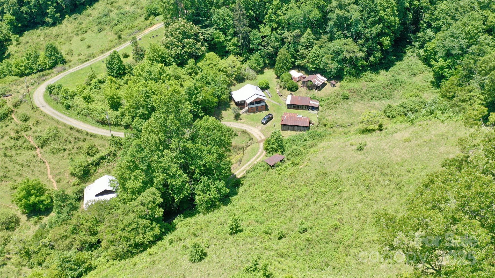 main property photo 5