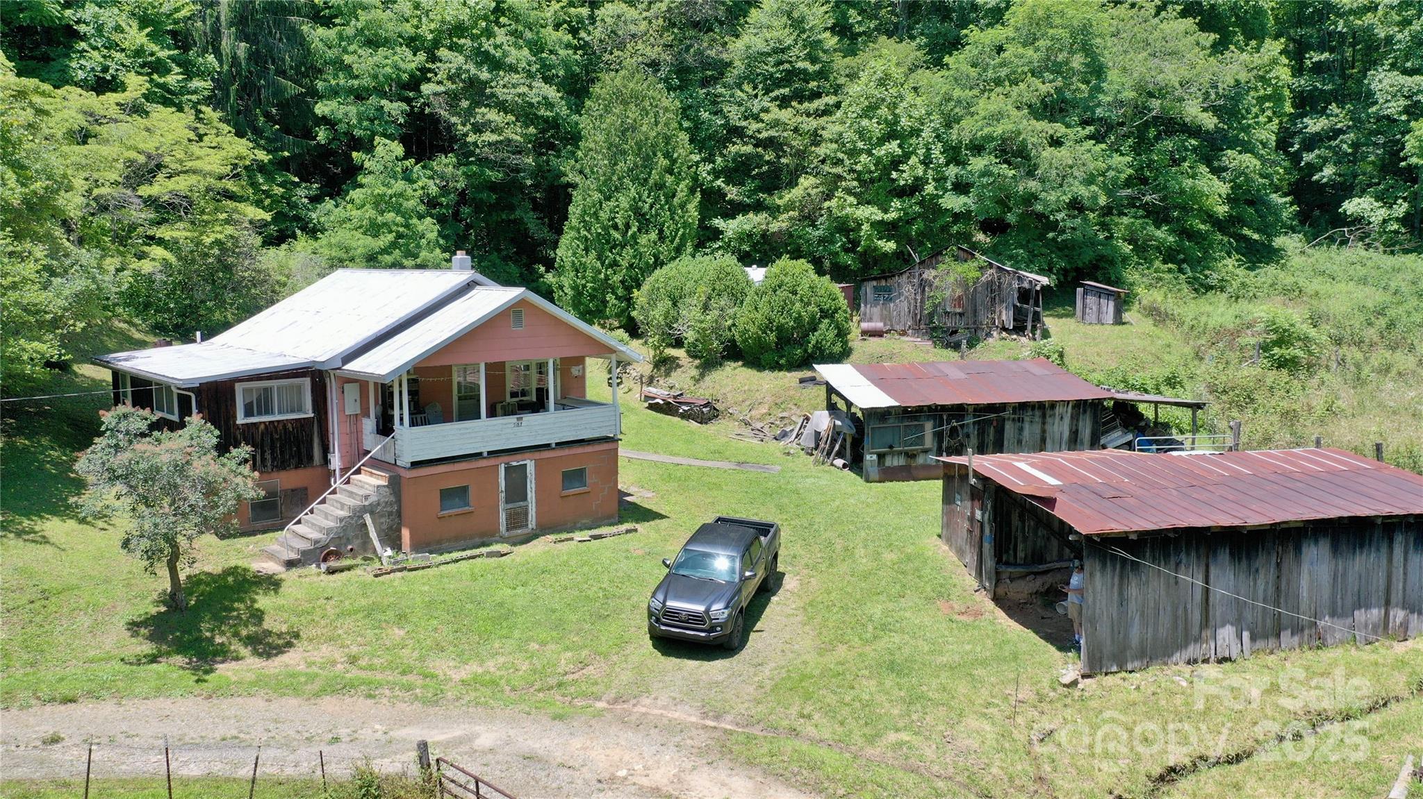 main property photo 8