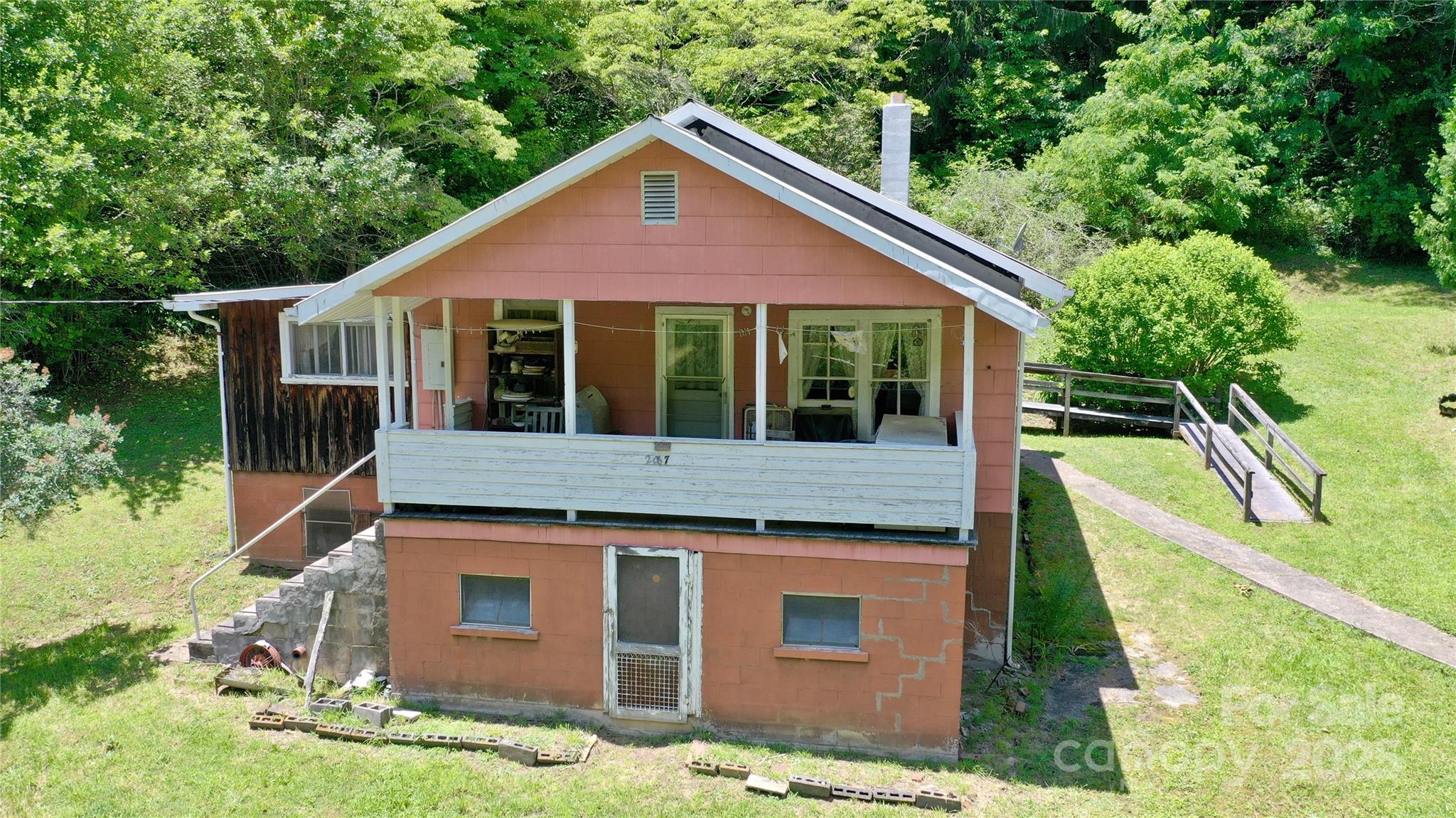 main property photo 9