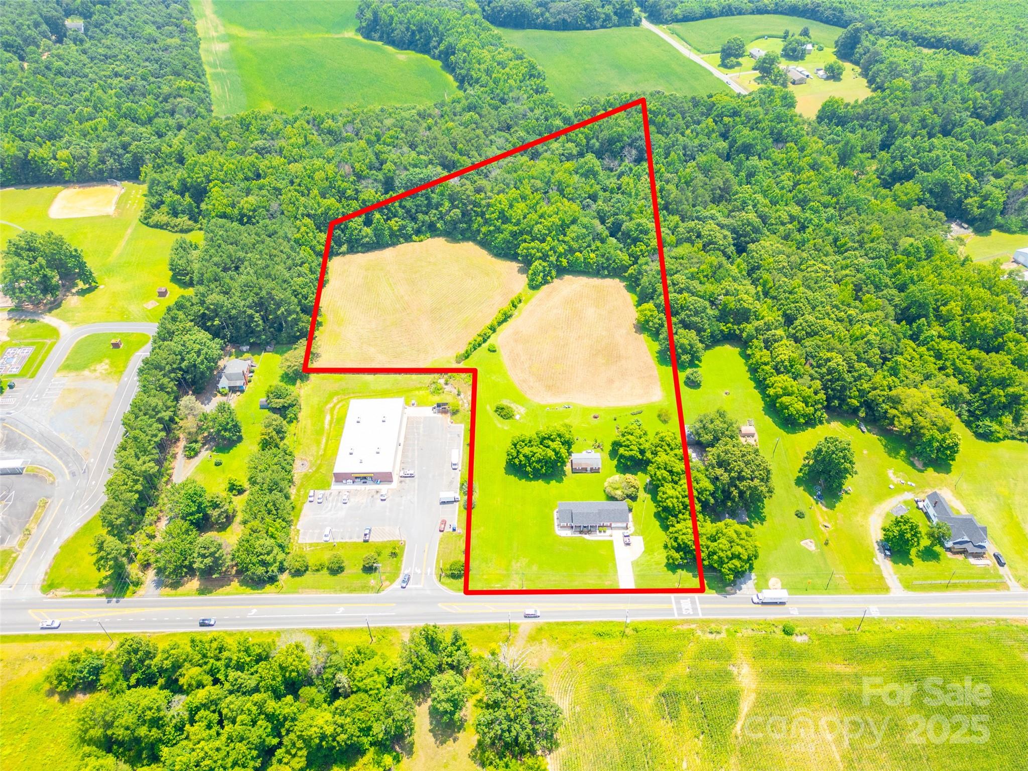 main property photo 15