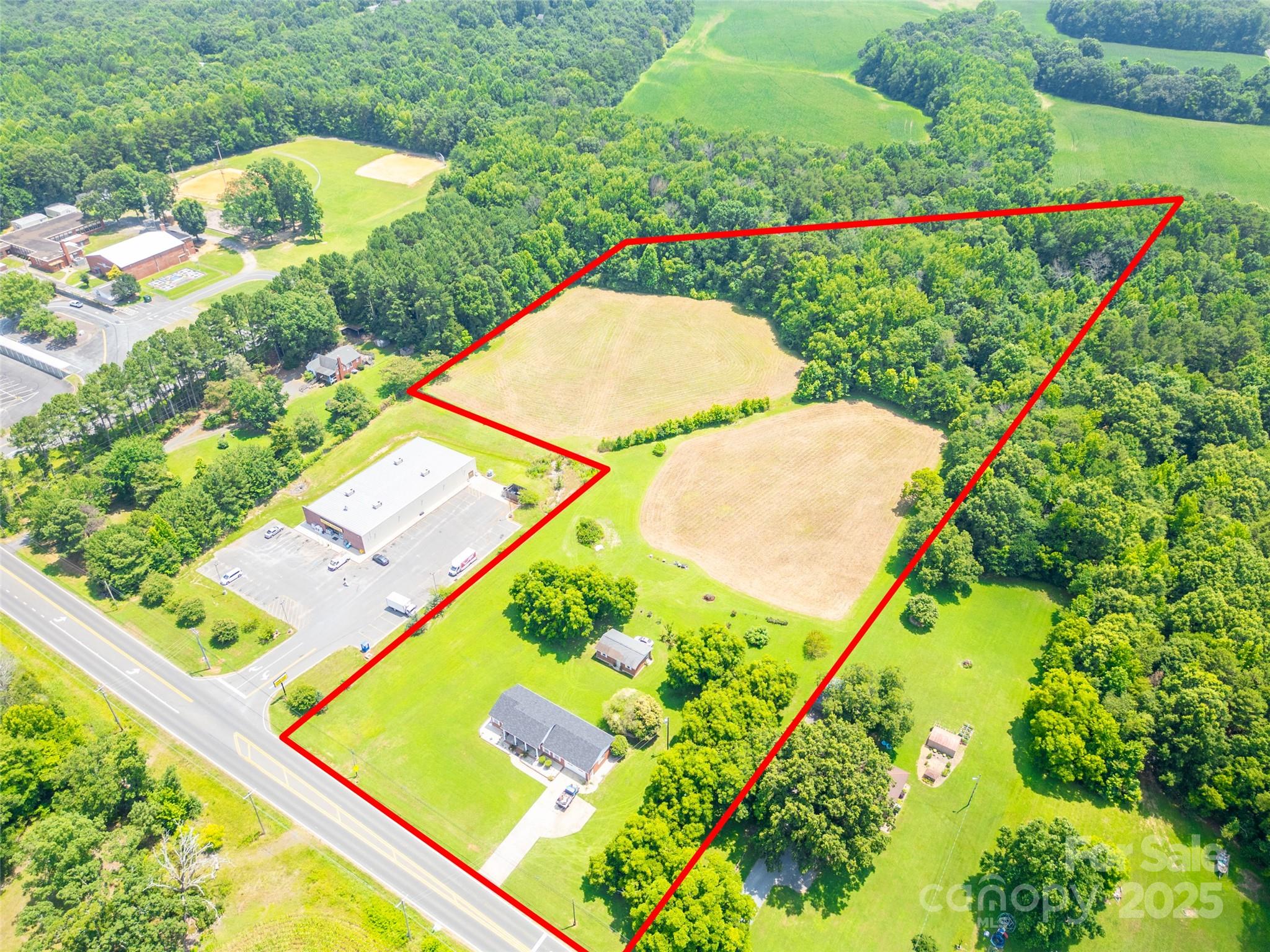 main property photo 17