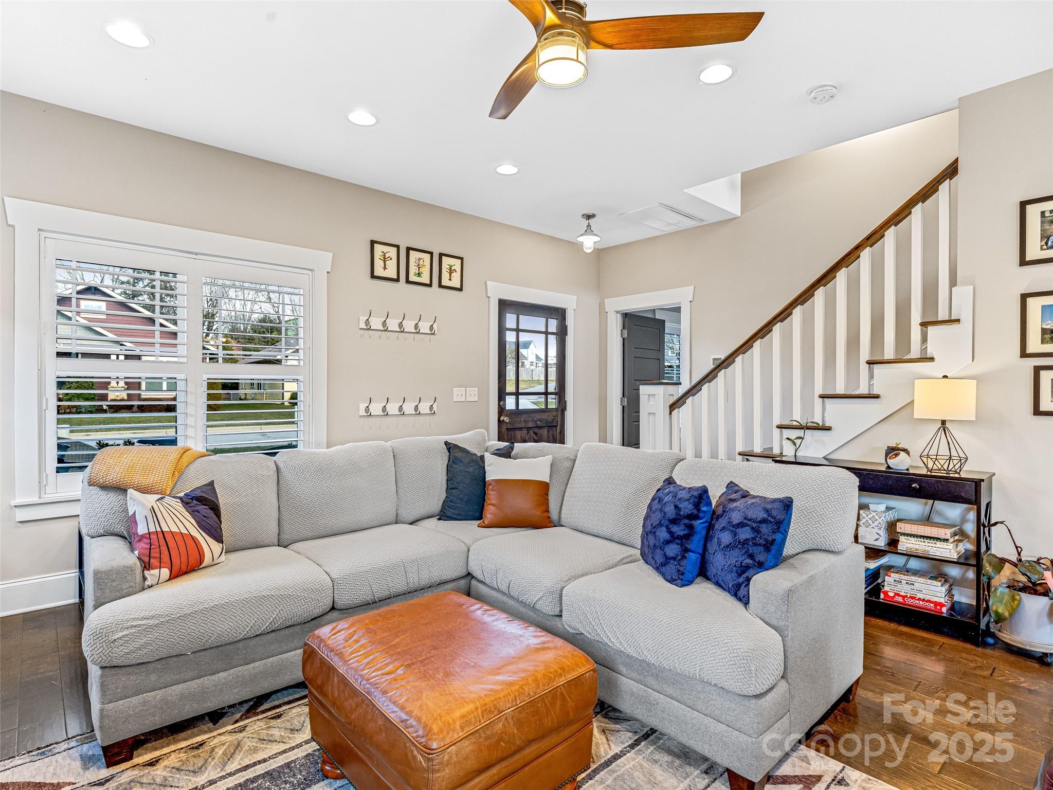 property viewer photo 15