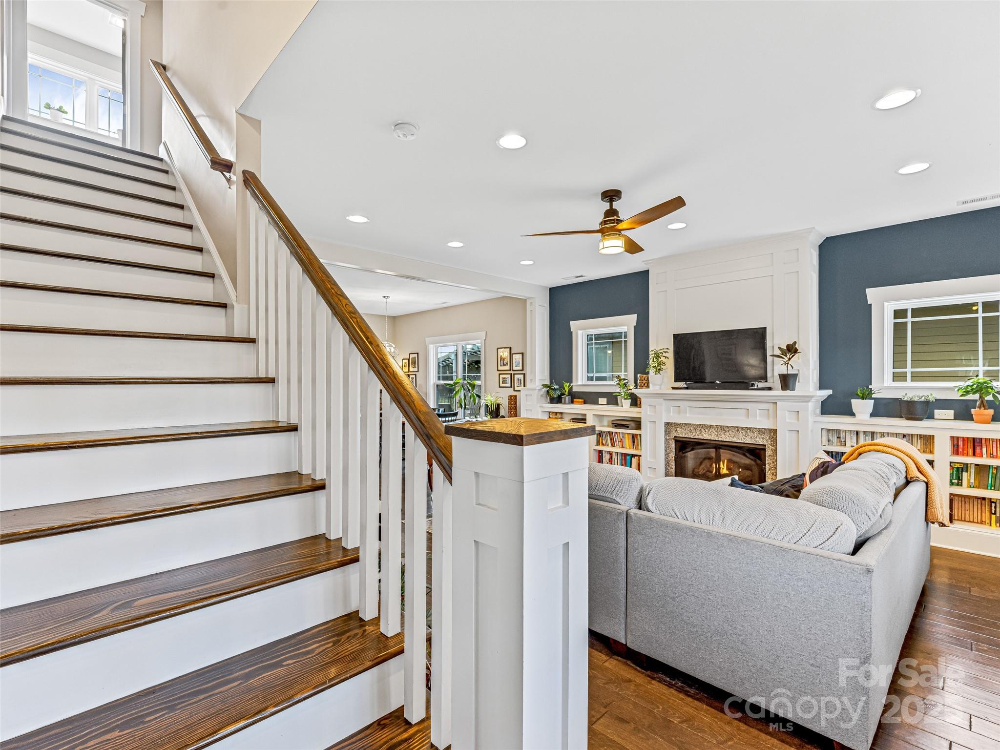 property viewer photo 16