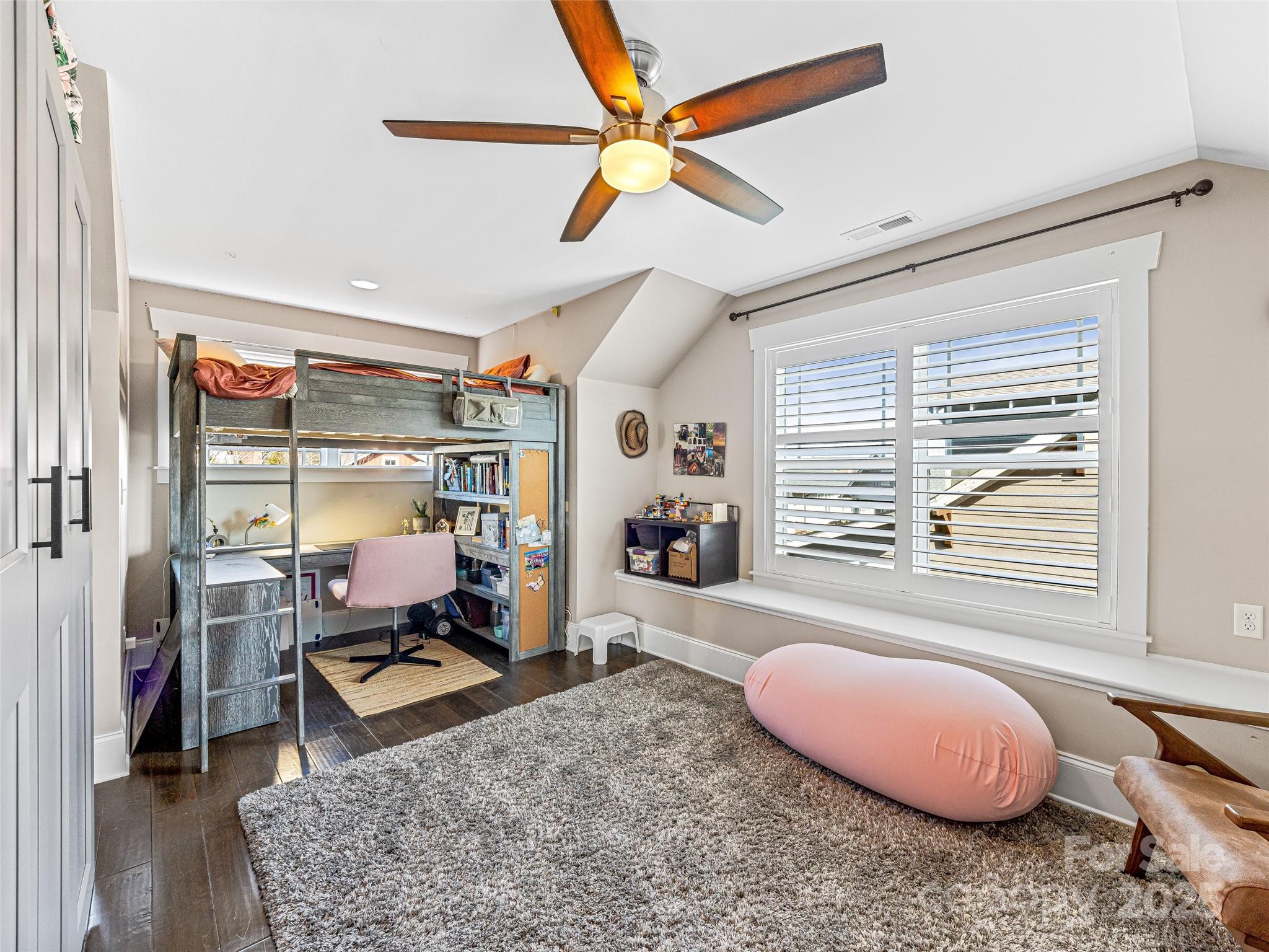 property viewer photo 31