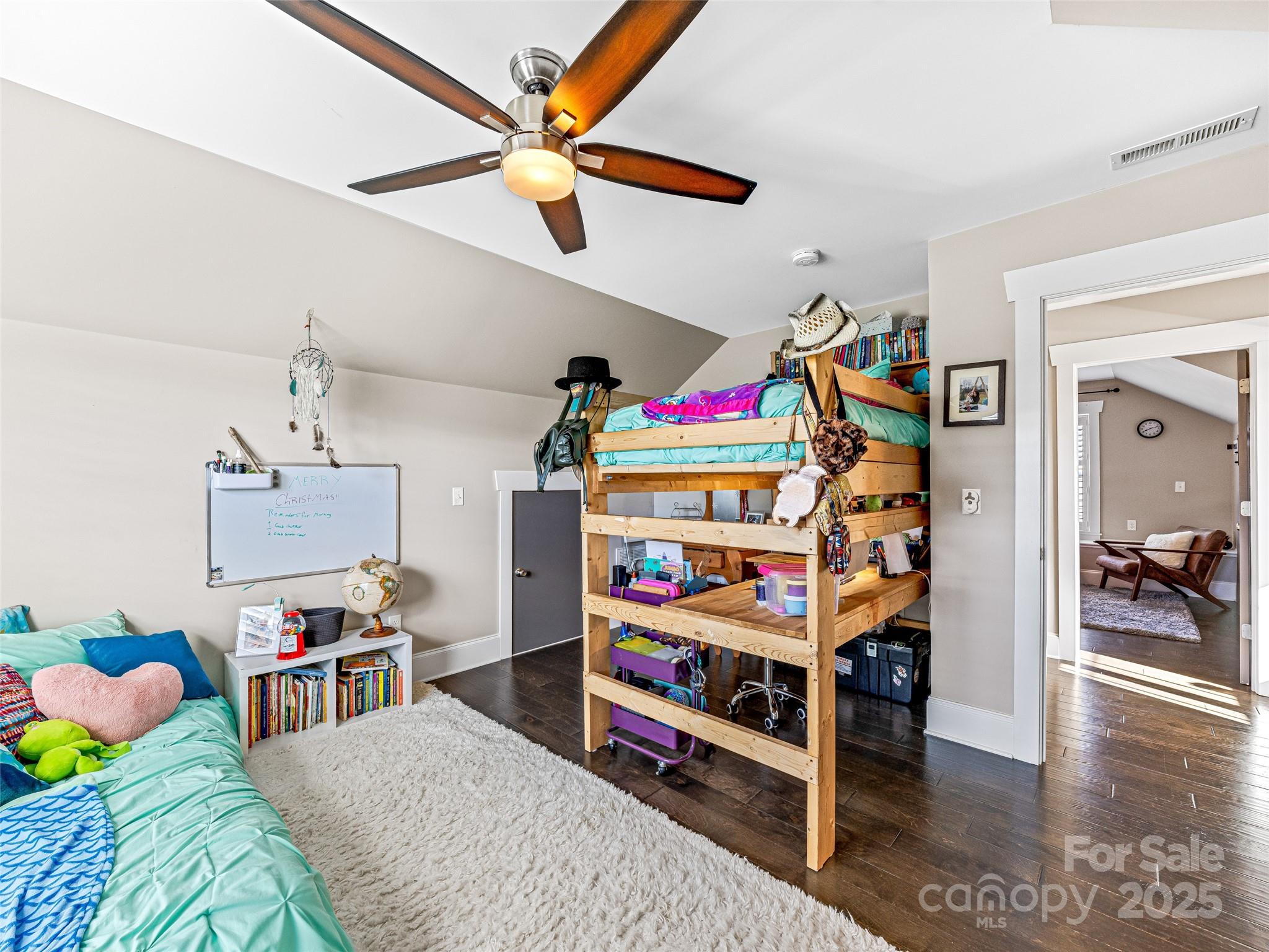 property viewer photo 37